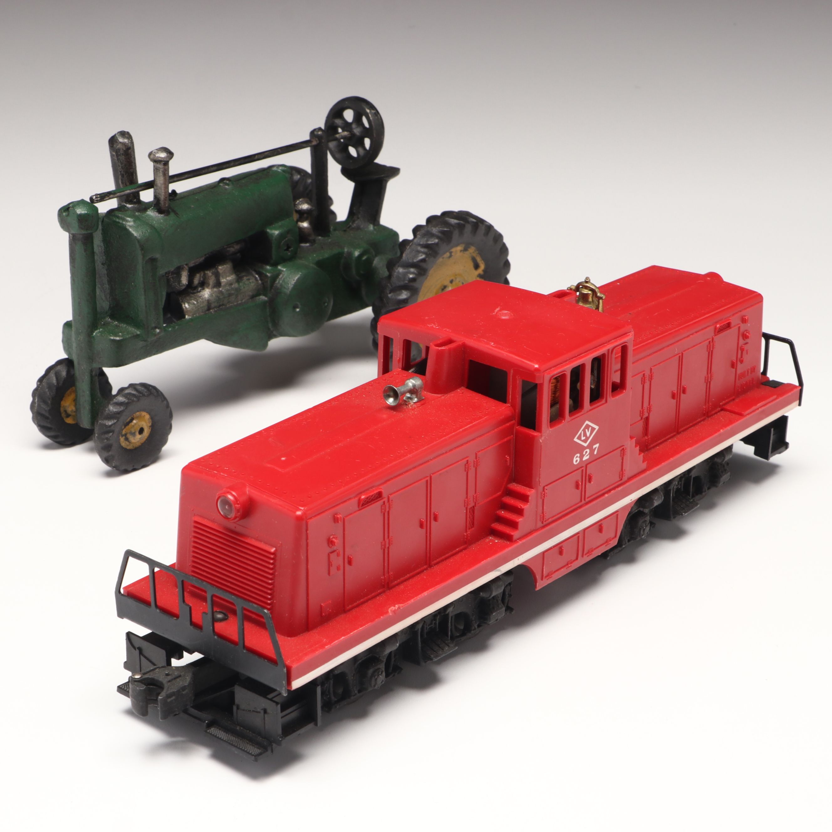 Lionel 027 Diesel Switcher Train Car with Polychrome Cast Iron Tractor