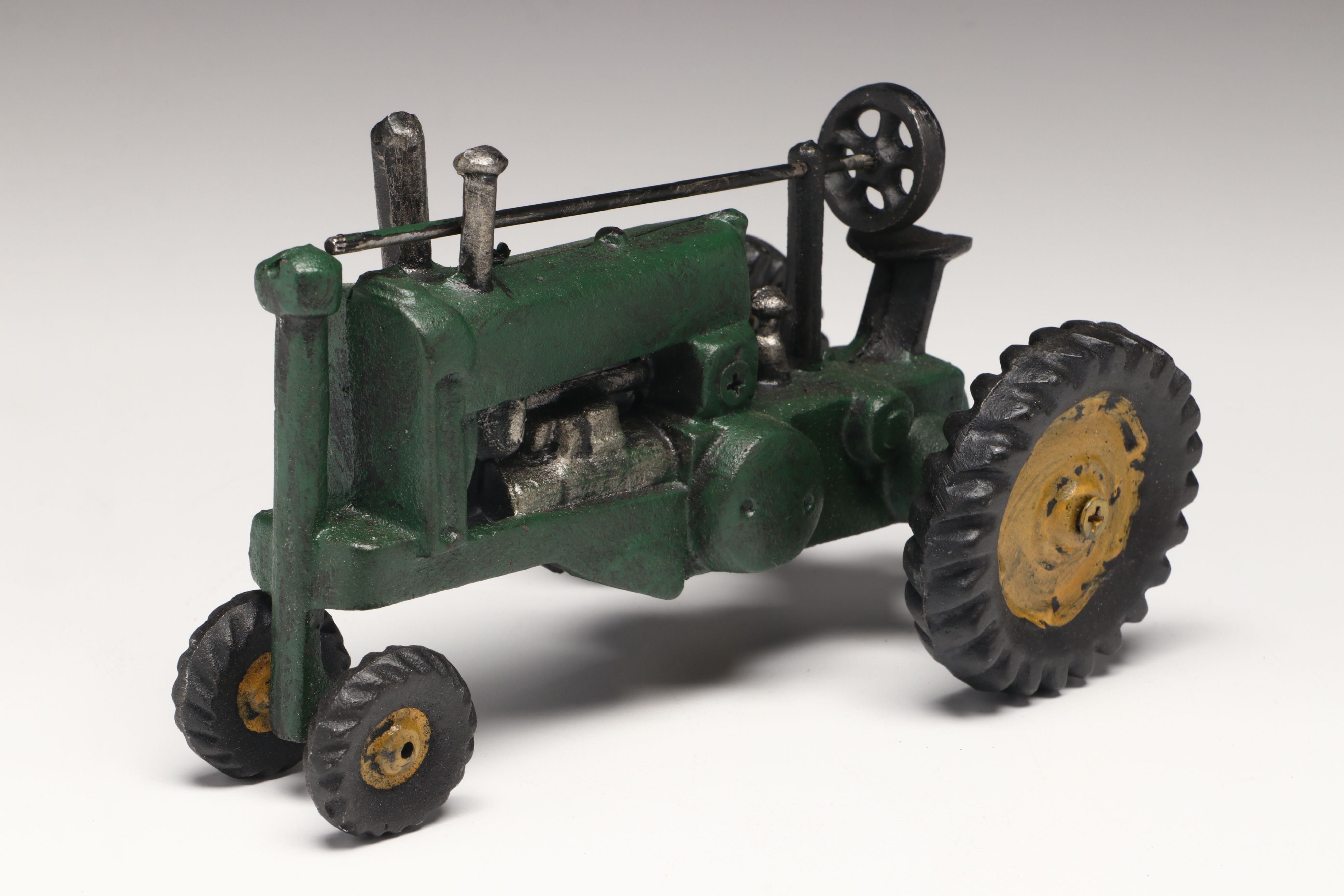 Lionel 027 Diesel Switcher Train Car with Polychrome Cast Iron Tractor