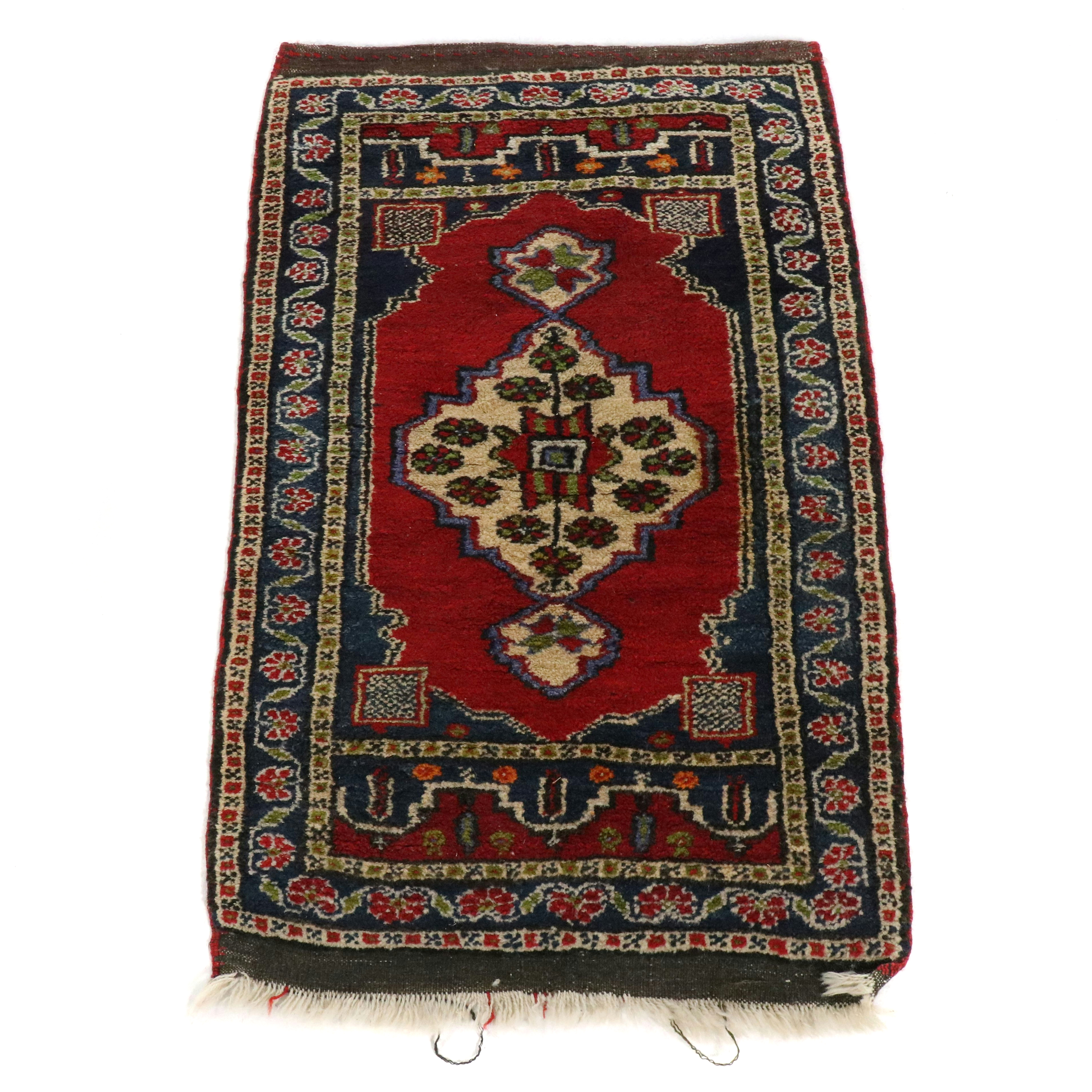 2' x 3'5 Hand-Knotted Turkish Taşpınar Accent Rug