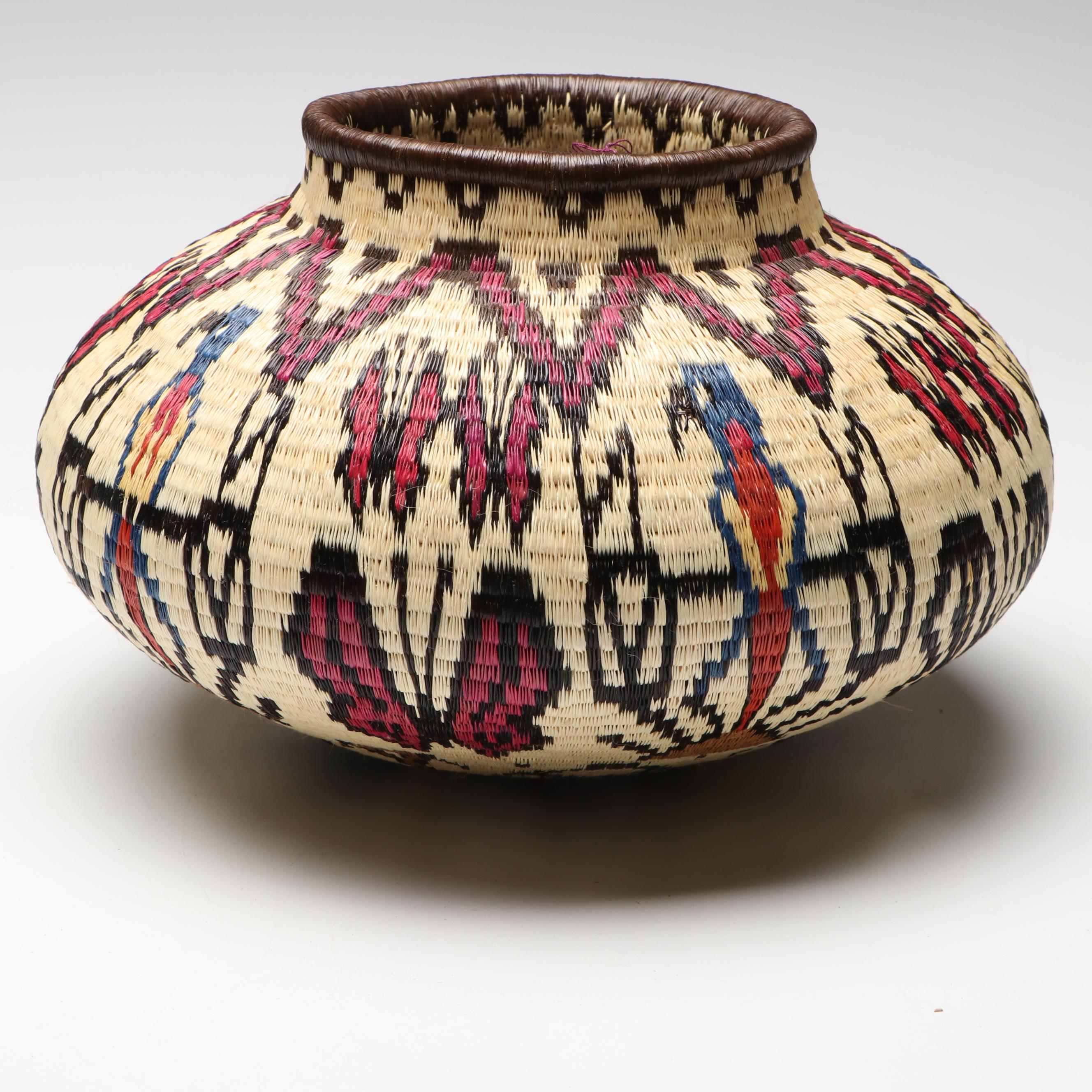 Panamanian Emberá-Wounaan Chunga Fiber Basket Depicting Birds and Butterflies