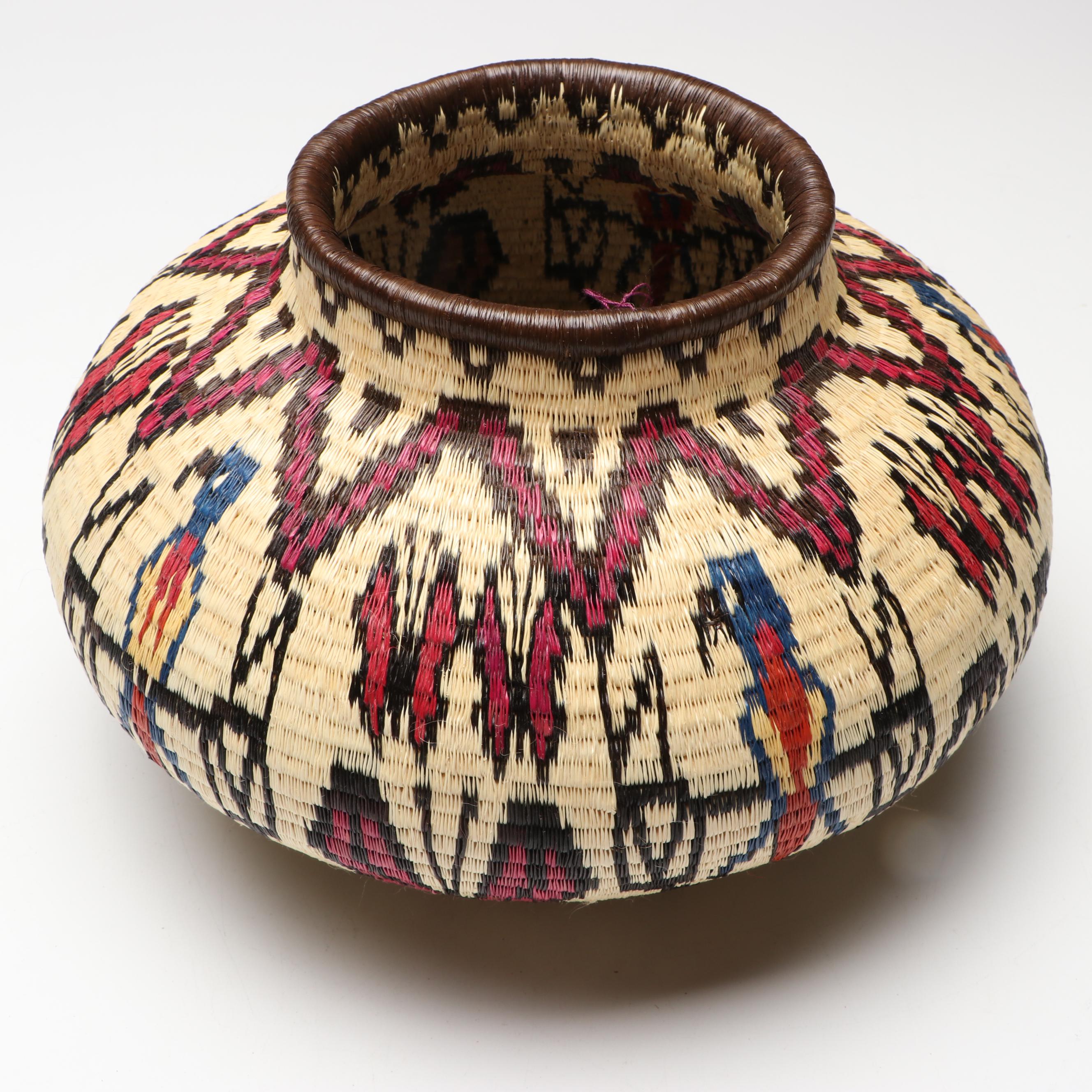 Panamanian Emberá-Wounaan Chunga Fiber Basket Depicting Birds and Butterflies