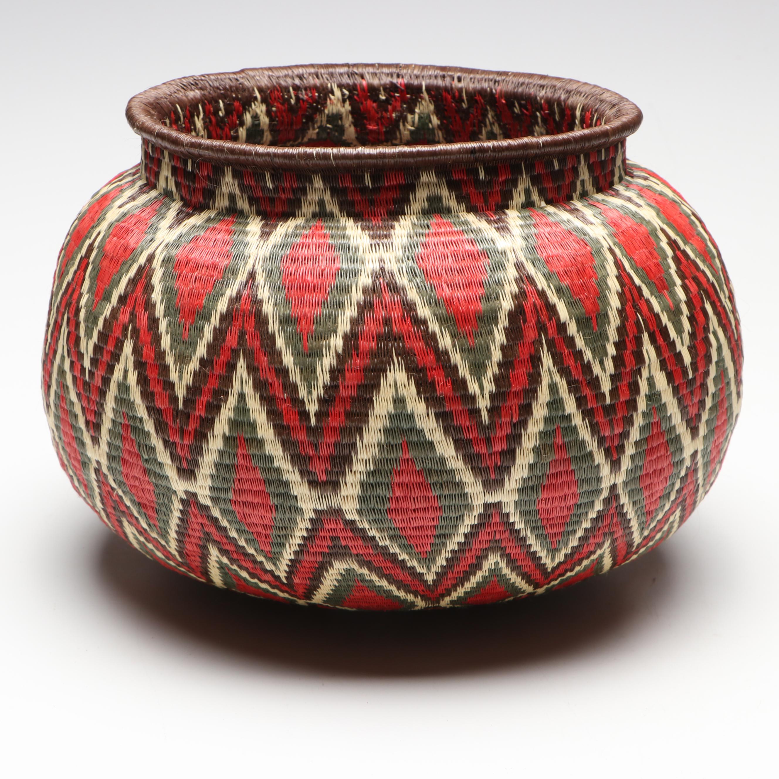 Darién Rainforest Emberá-Wounaan Chunga Fiber Basket with "Trapiche" Design