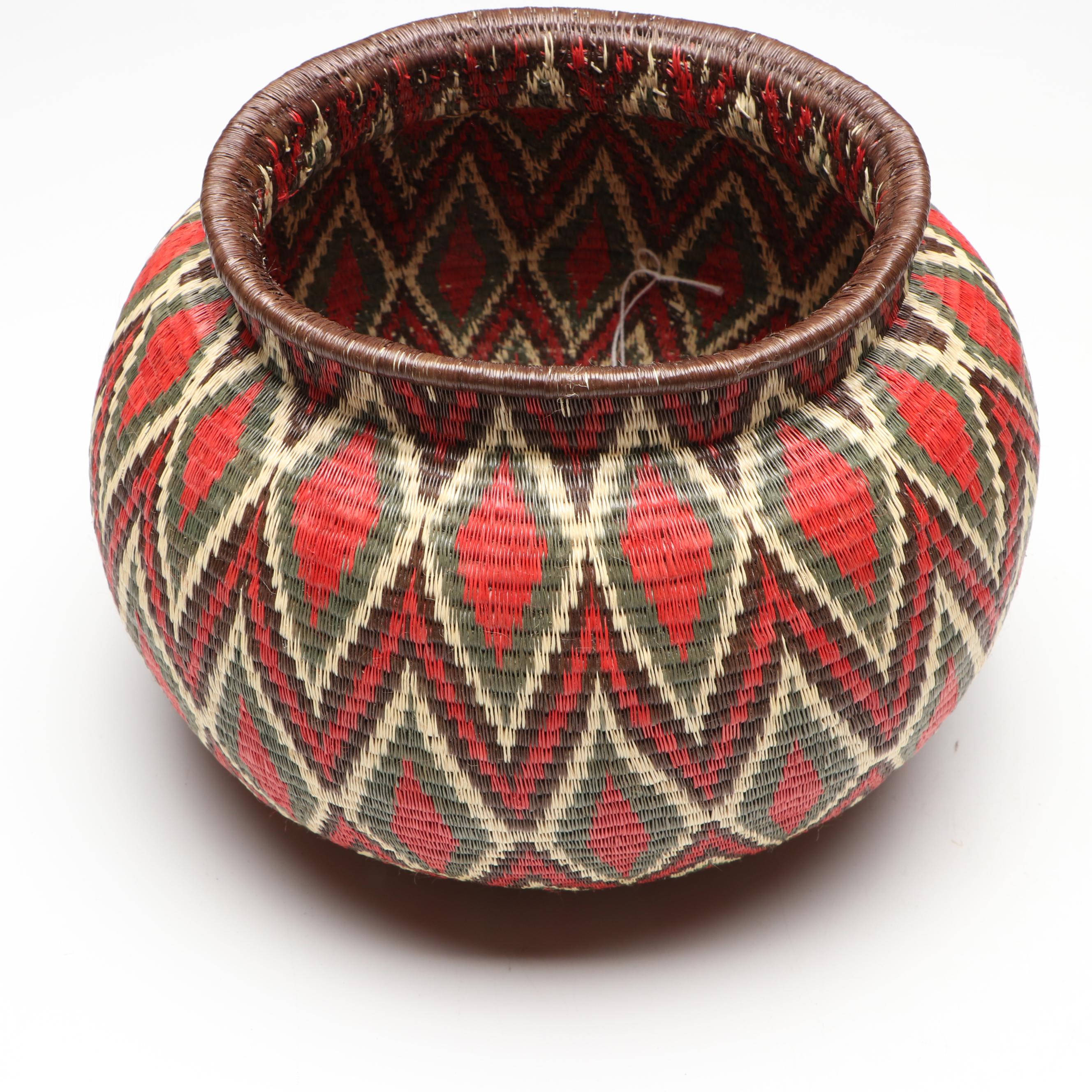 Darién Rainforest Emberá-Wounaan Chunga Fiber Basket with "Trapiche" Design