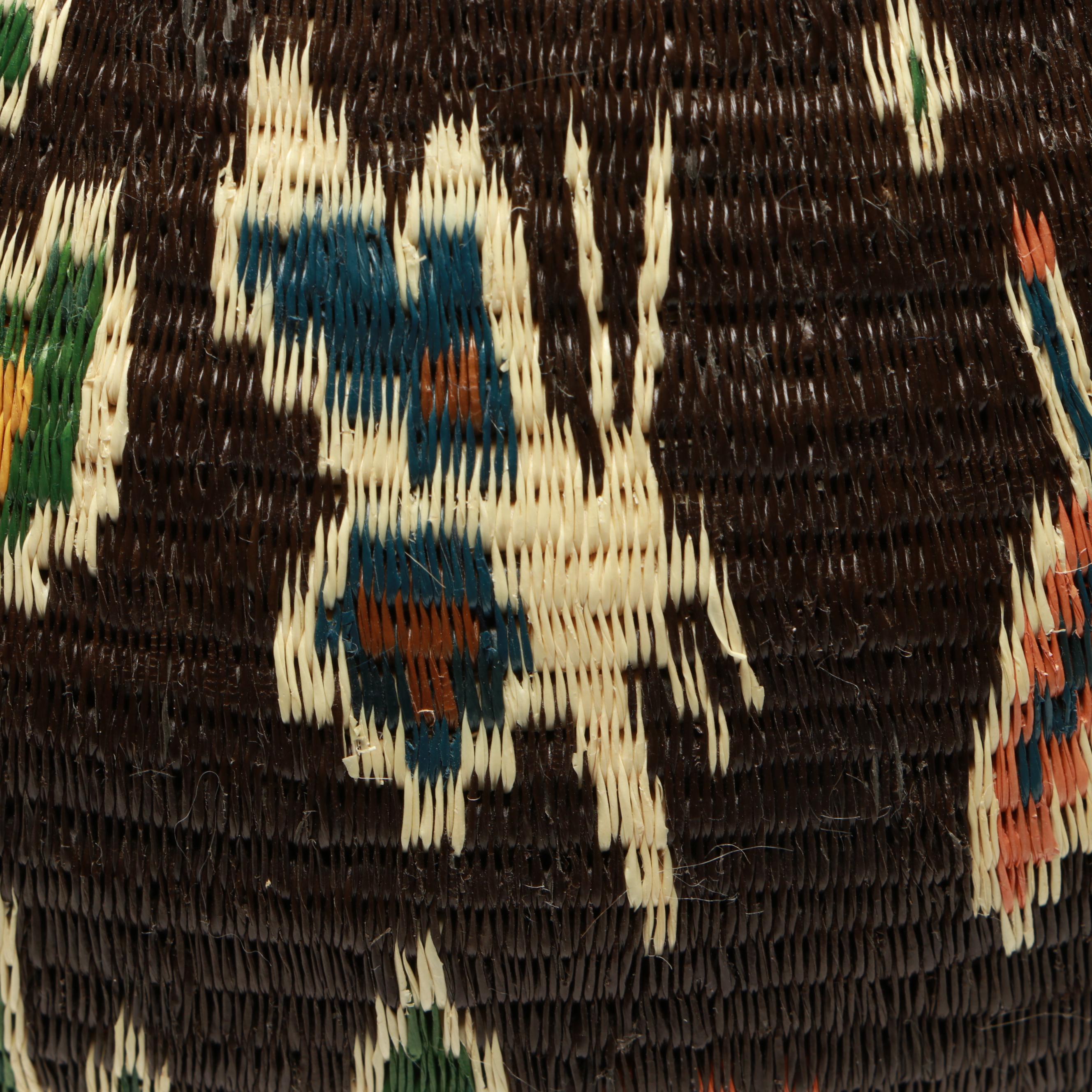 Daisy Membora Panamanian Emberá-Wounaan Handwoven  Palm Fiber Basket