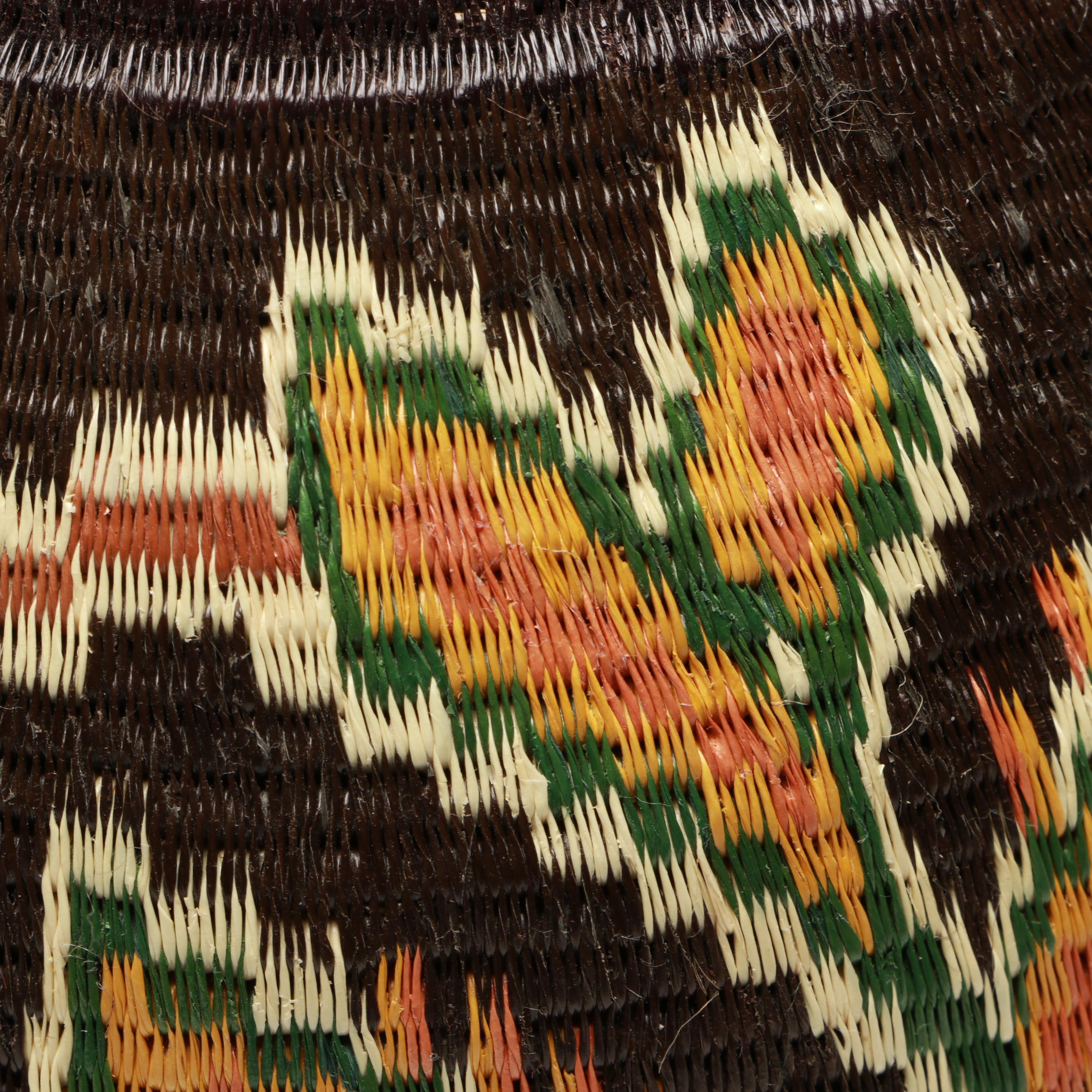 Daisy Membora Panamanian Emberá-Wounaan Handwoven  Palm Fiber Basket