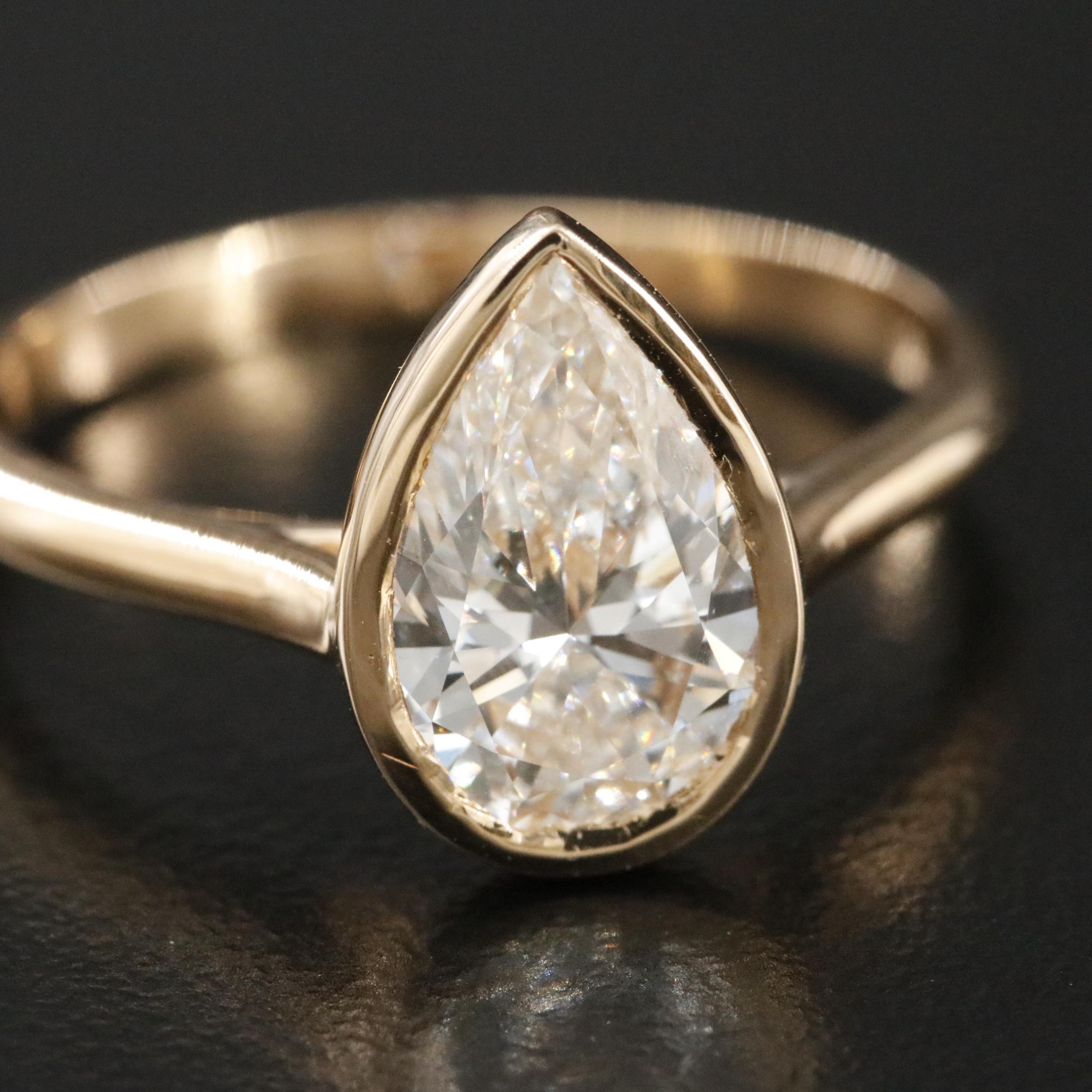 18K 1.99 CT Lab Grown Diamond Solitaire Ring with IGI Report