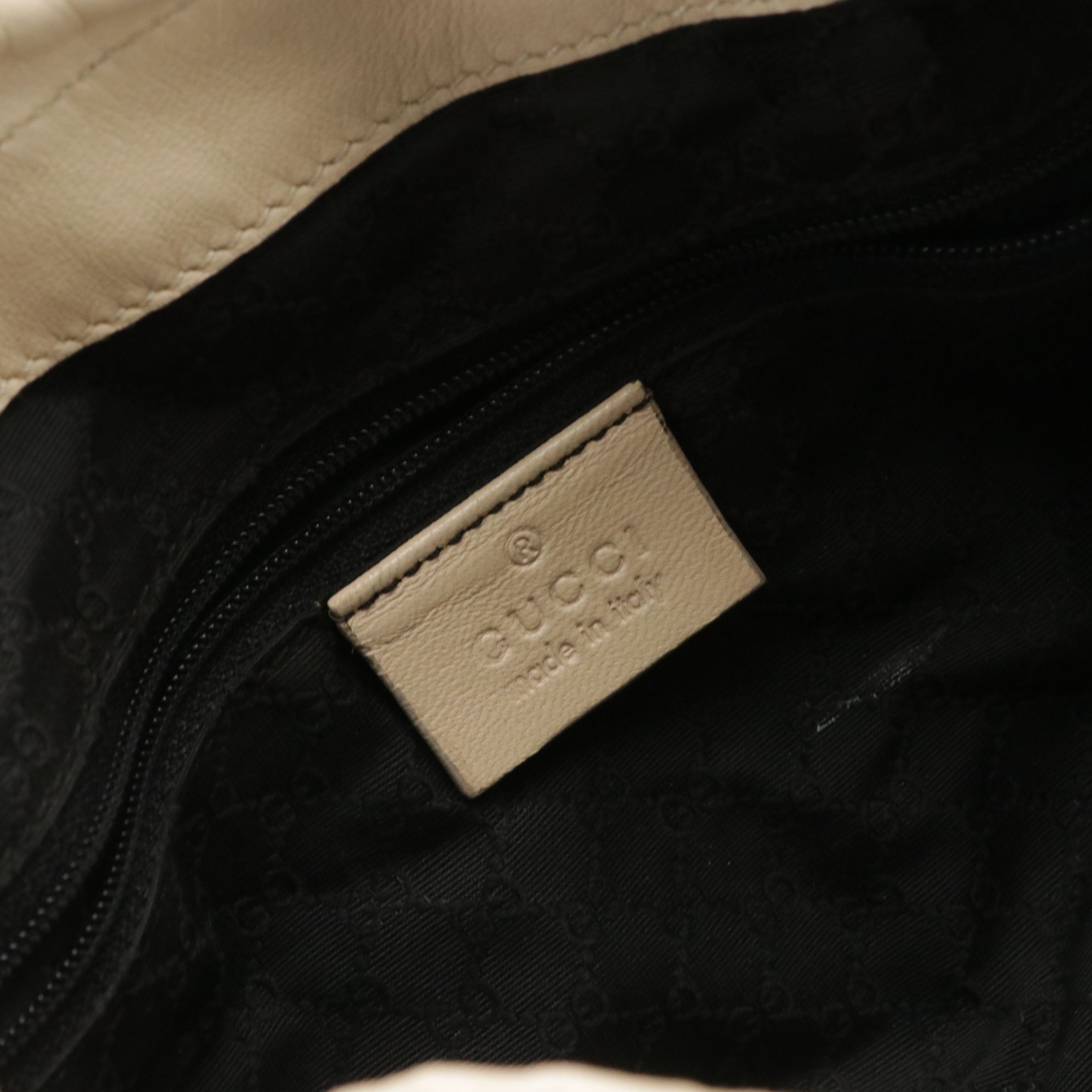 Gucci Tassel Drawstring Shoulder Bag in Ivory Calfskin Leather