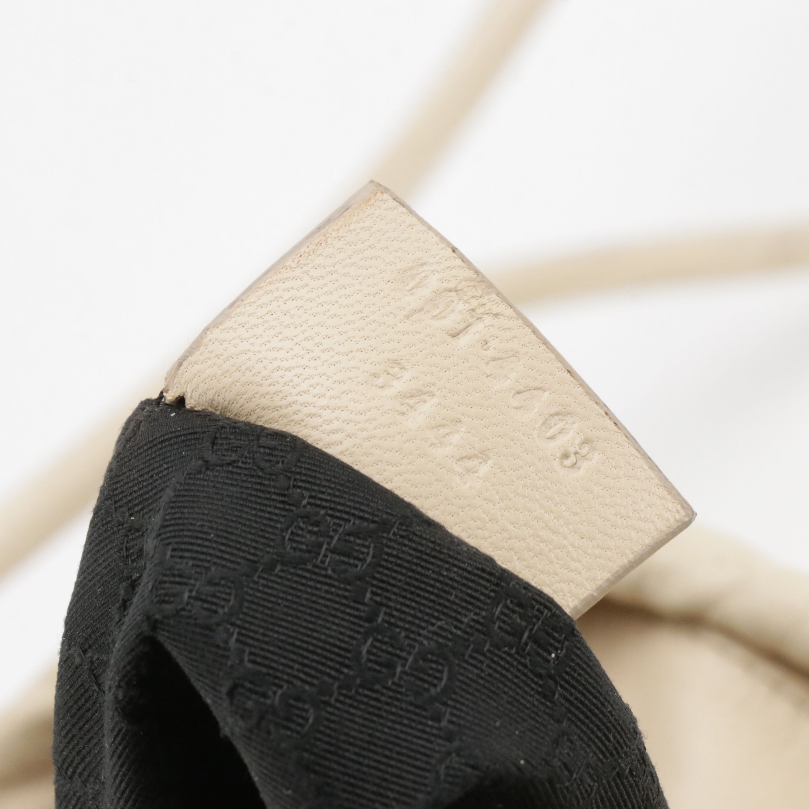 Gucci Tassel Drawstring Shoulder Bag in Ivory Calfskin Leather