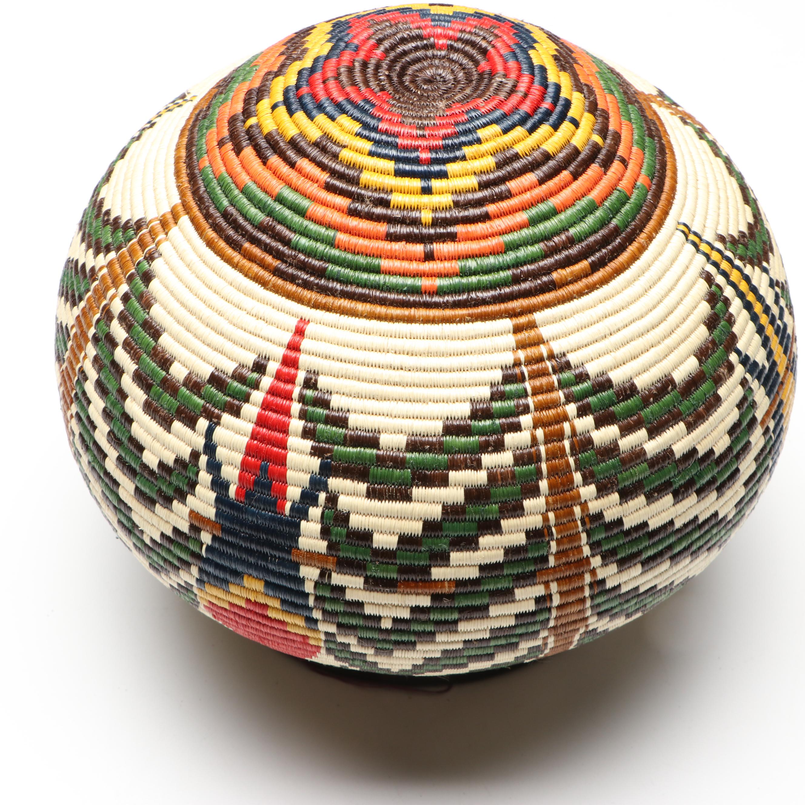 Panamanian Emberá-Wounaan Chunga Fiber Basket Depicting Tropical Birds