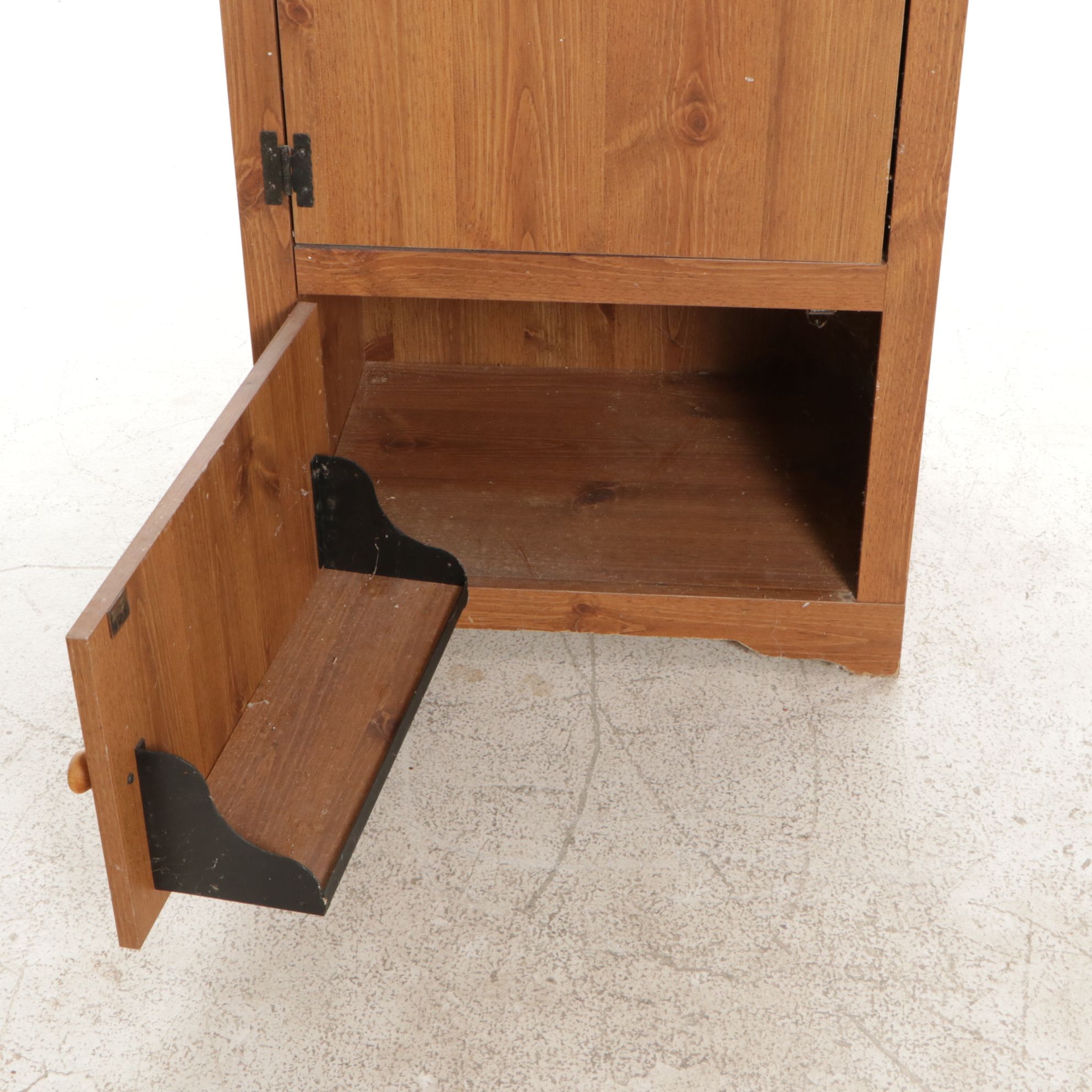 Woodgrain Finished Kitchen Storage Cabinet, Late 20th Century