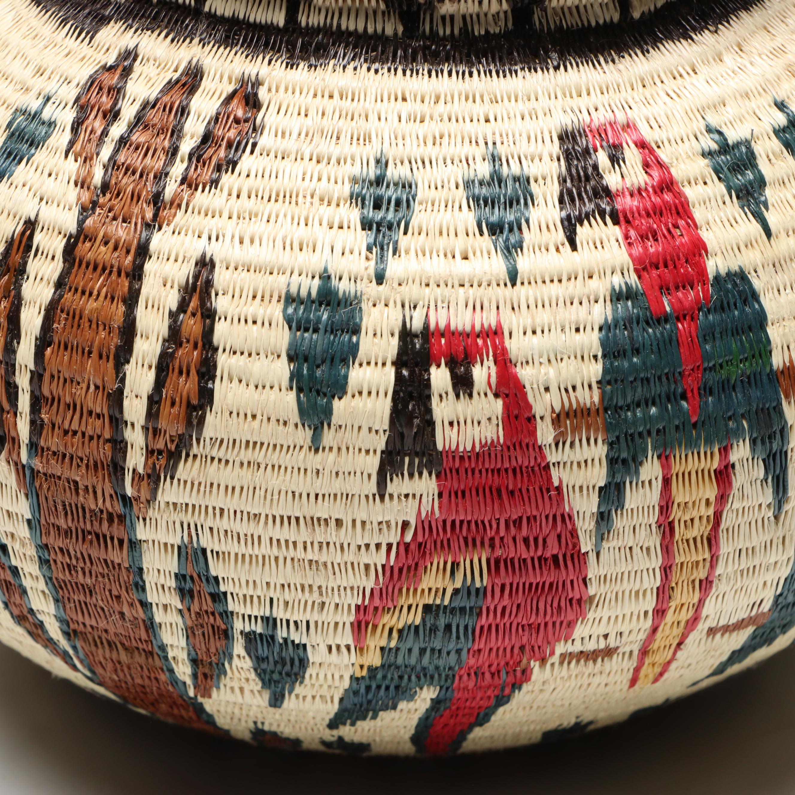 Darién Rainforest Emberá-Wounaan Chunga Fiber Basket Depicting Tropical Birds