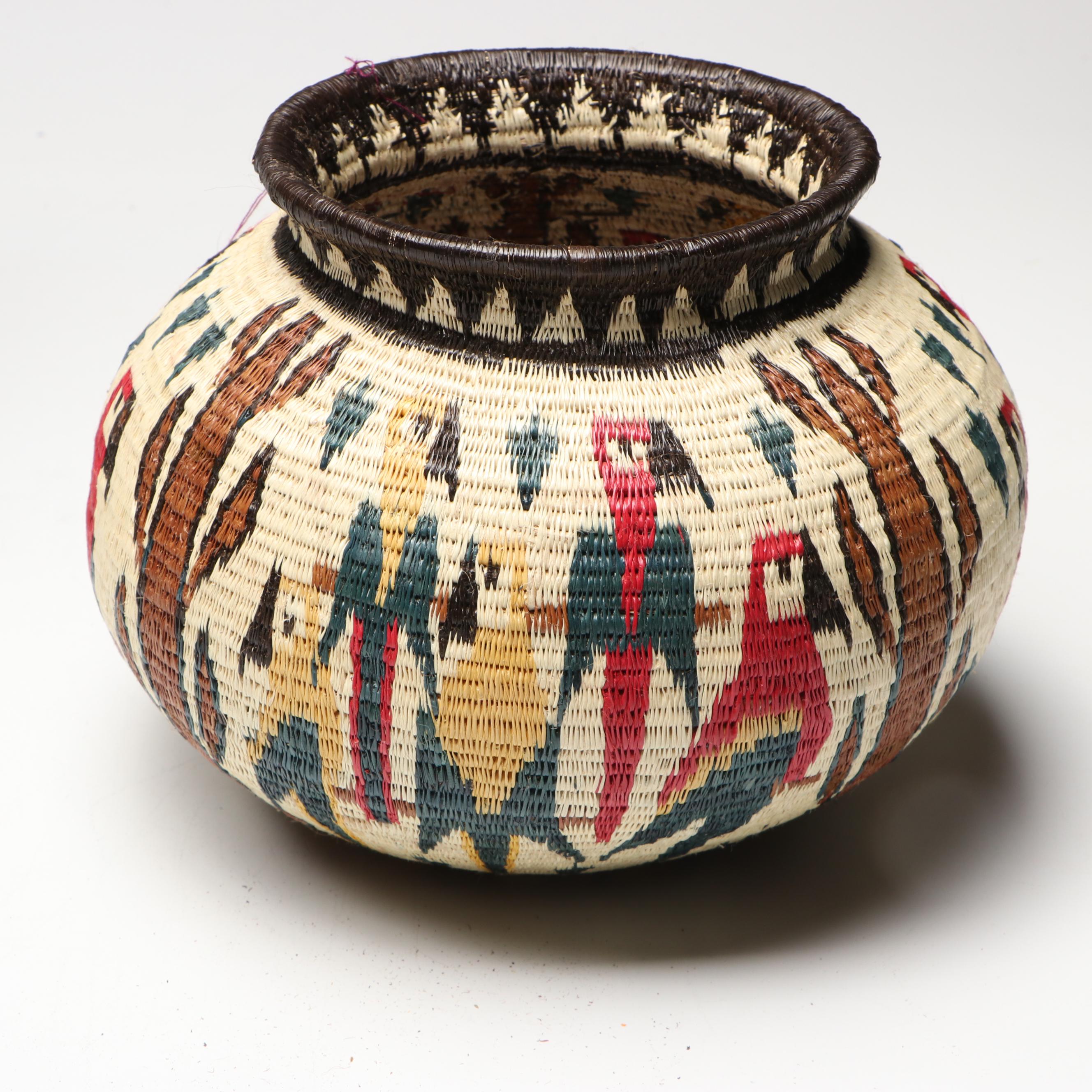 Darién Rainforest Emberá-Wounaan Chunga Fiber Basket Depicting Tropical Birds