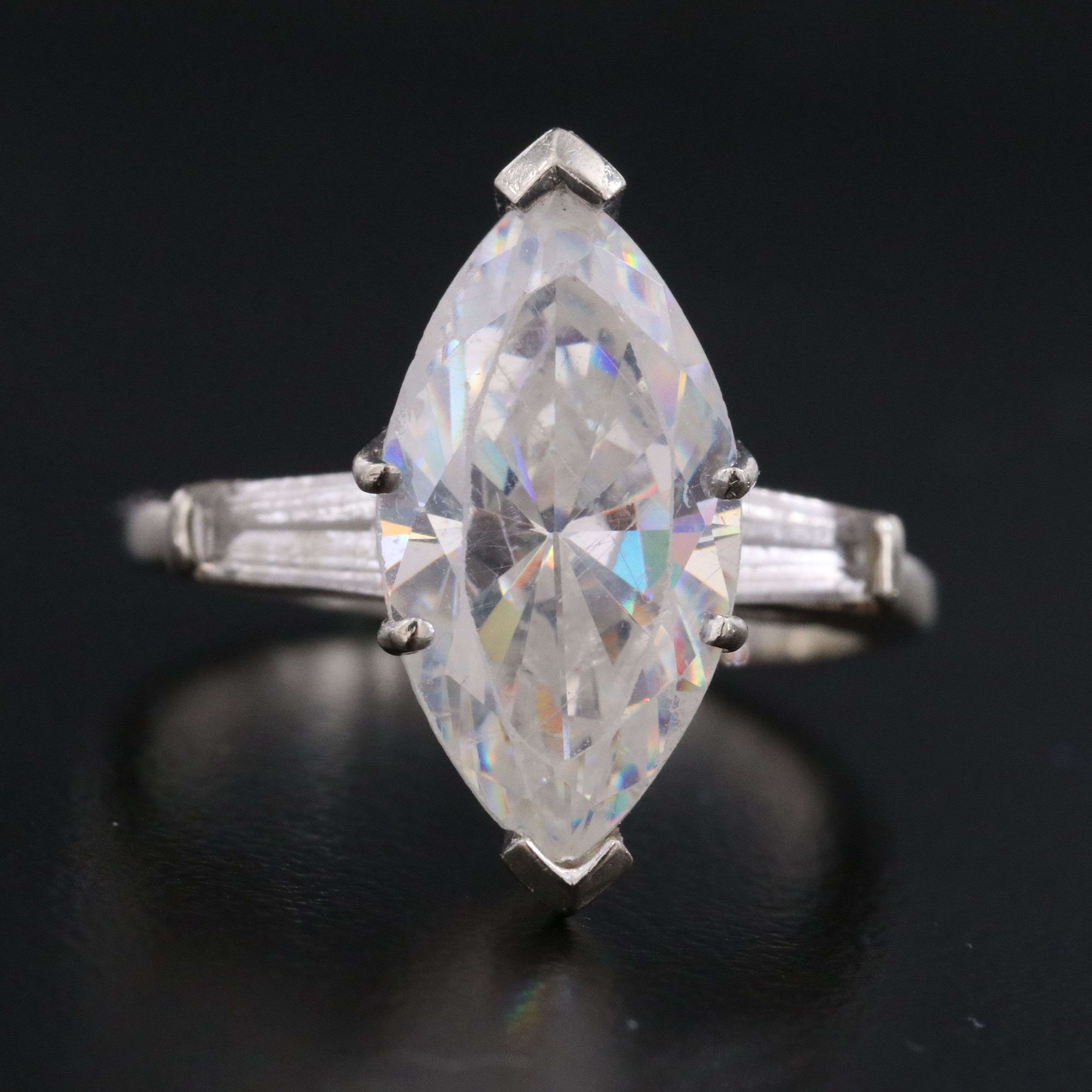 14K Strontium Titanate Ring