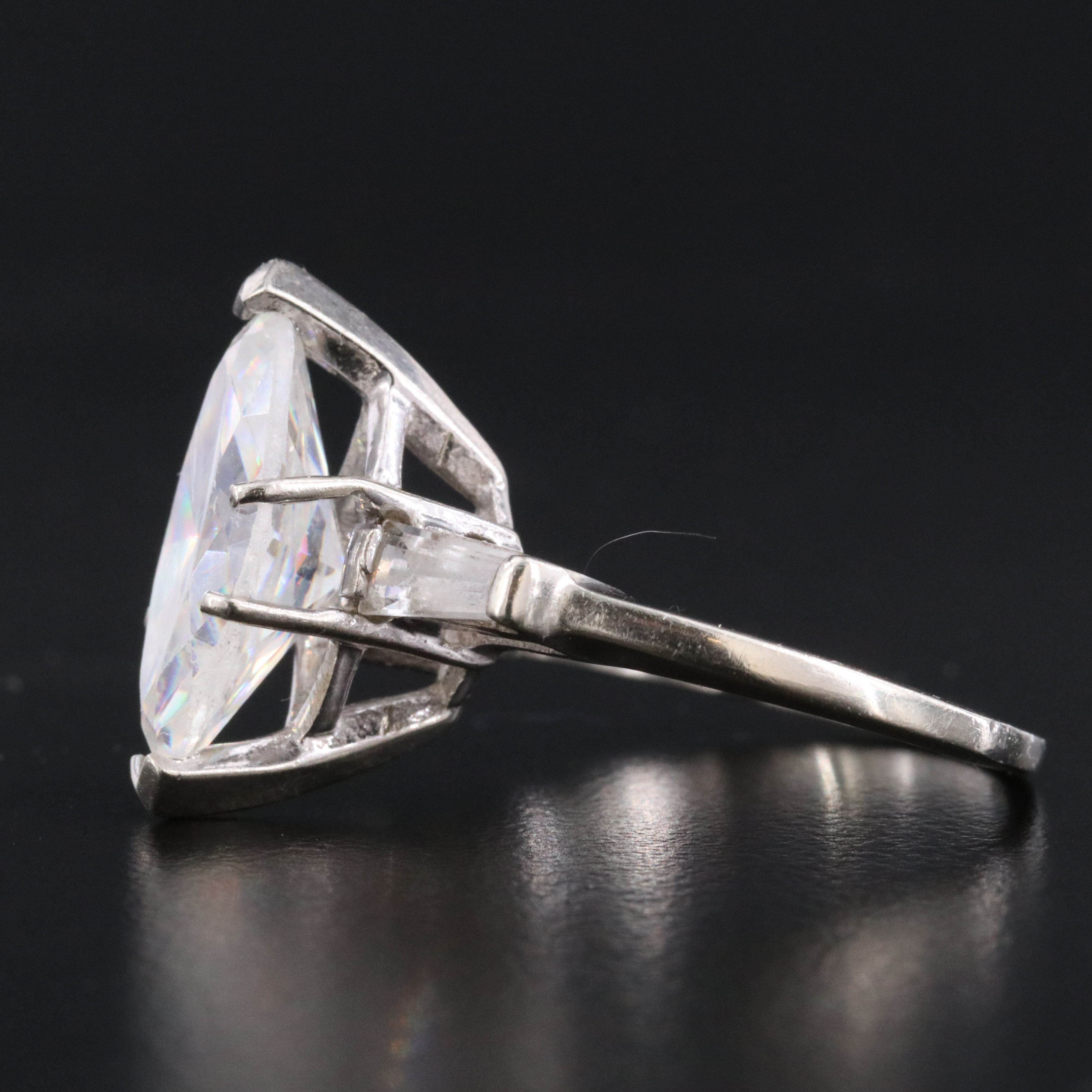 14K Strontium Titanate Ring