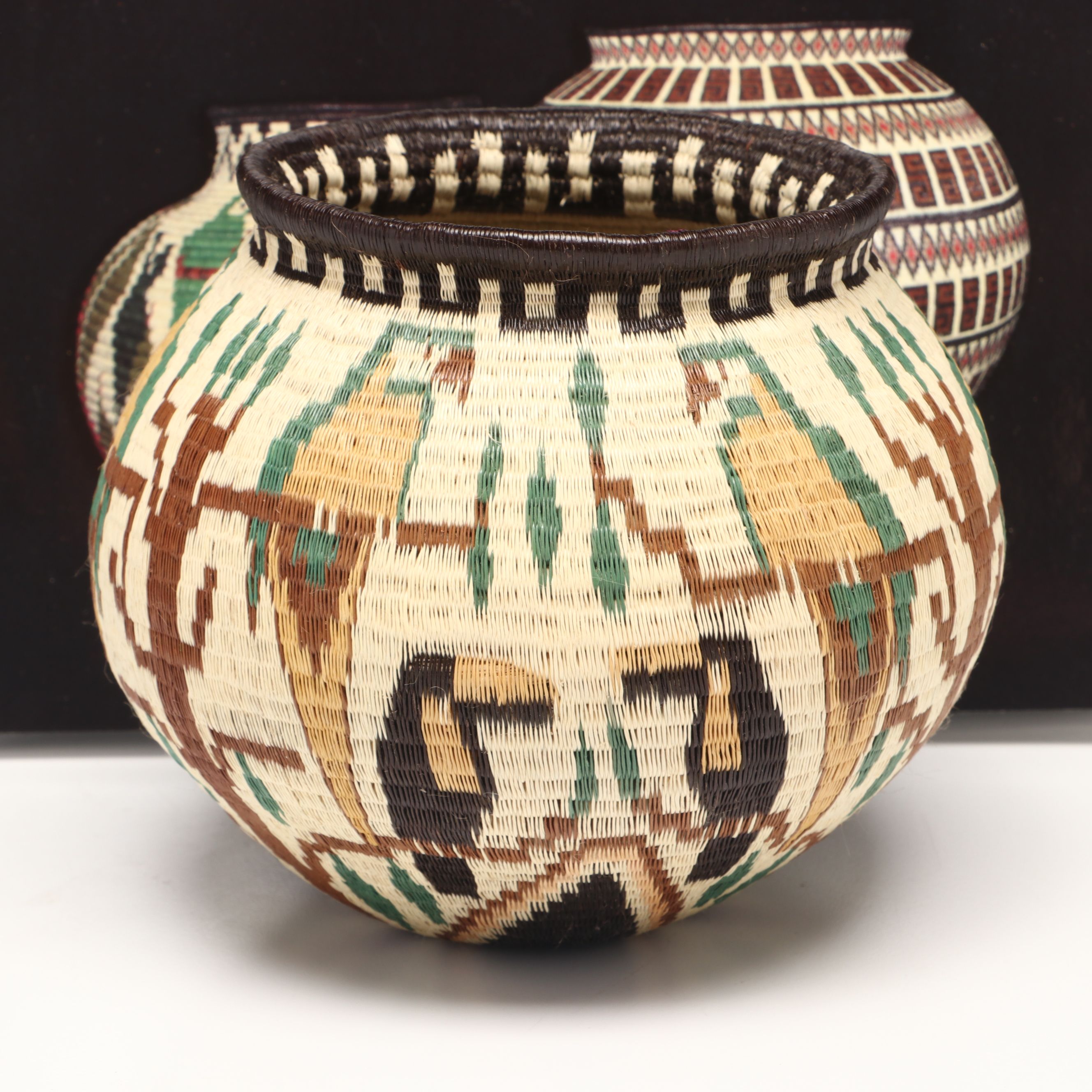 Panamanian Embera-Wounaan Chunga Fiber and Black Palm Basket