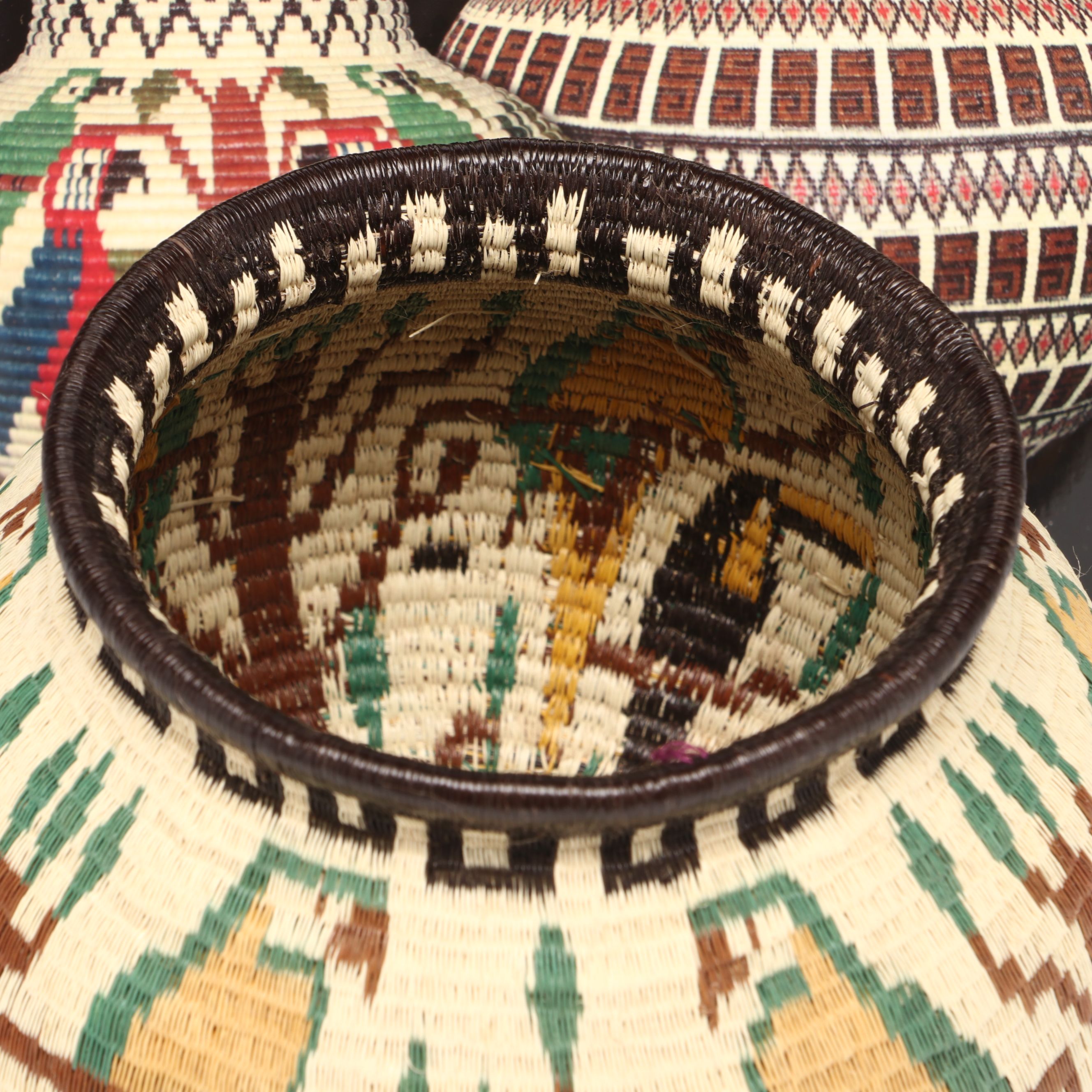 Panamanian Embera-Wounaan Chunga Fiber and Black Palm Basket