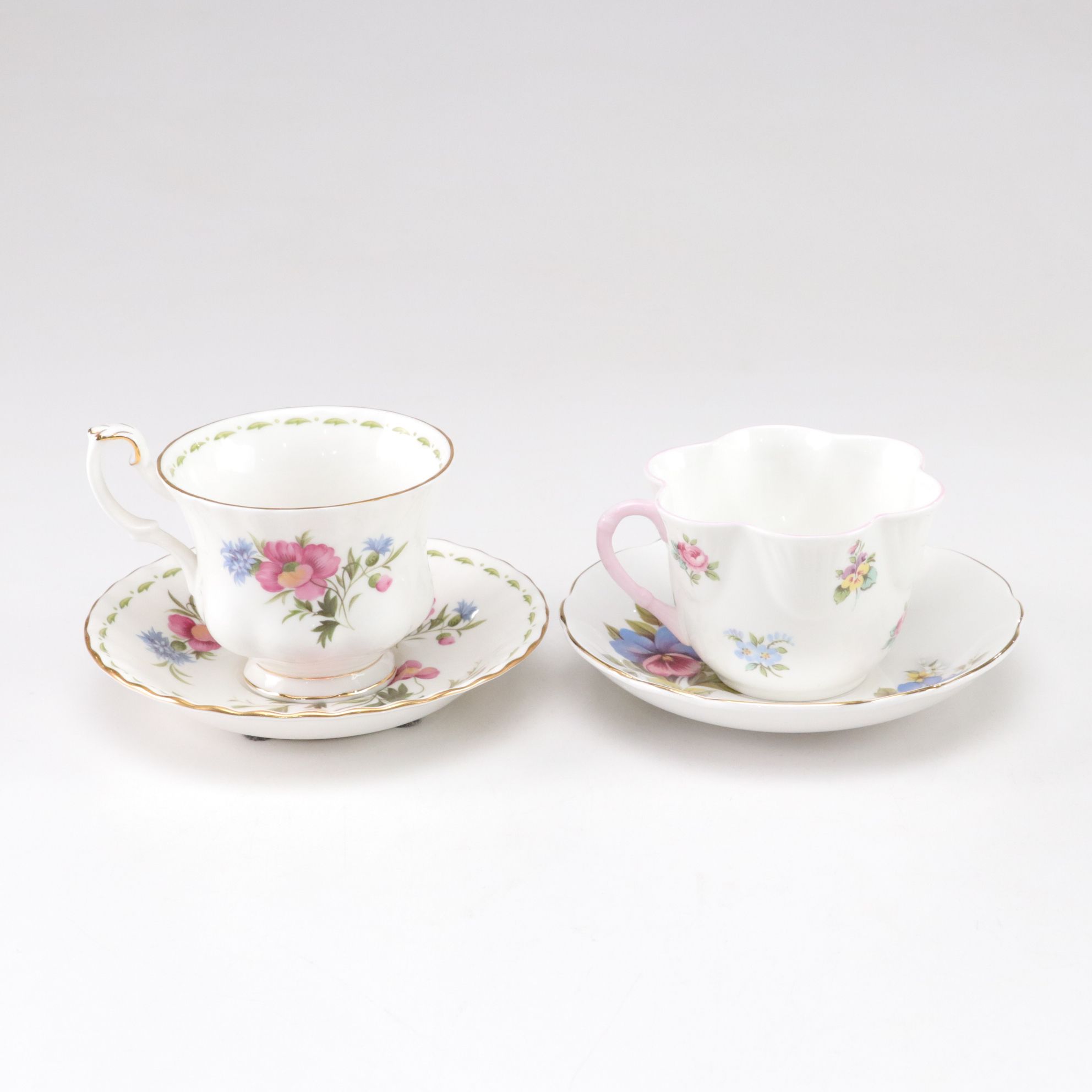 English Porcelain Teacups, Saucers & Teapot