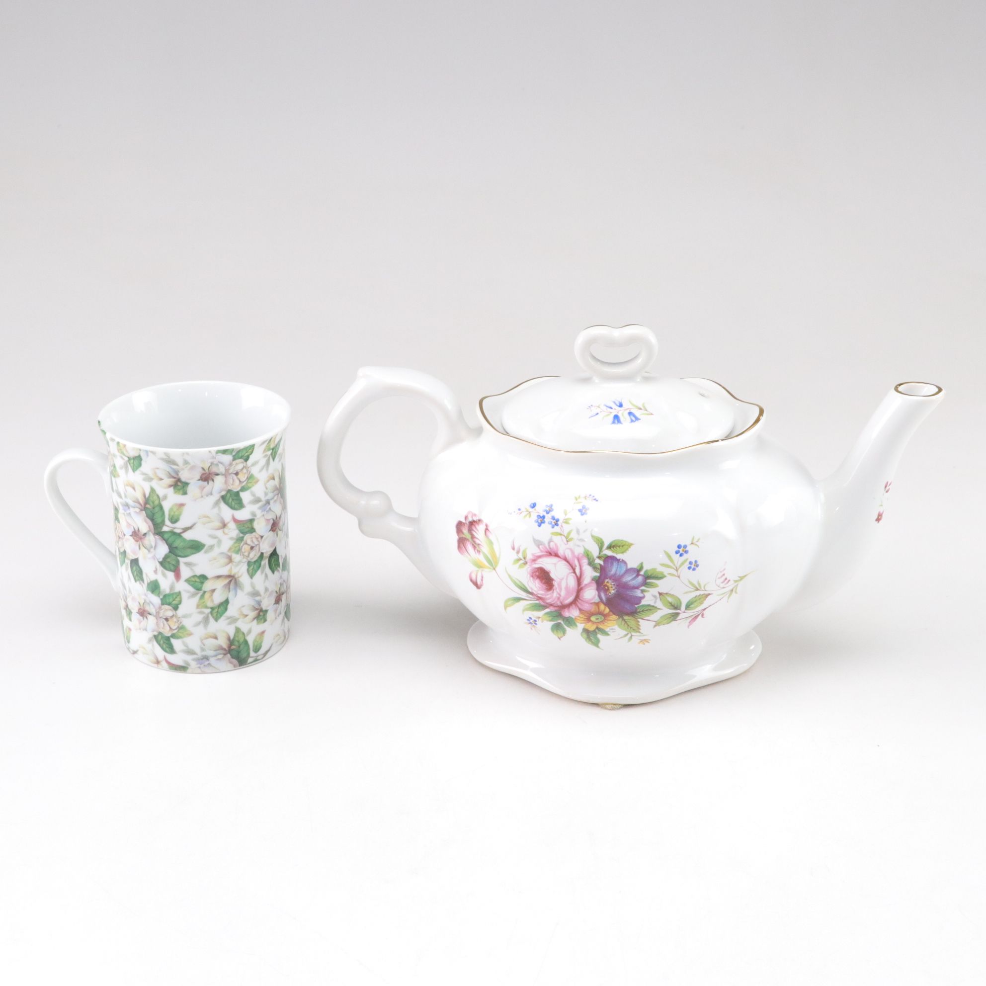 English Porcelain Teacups, Saucers & Teapot