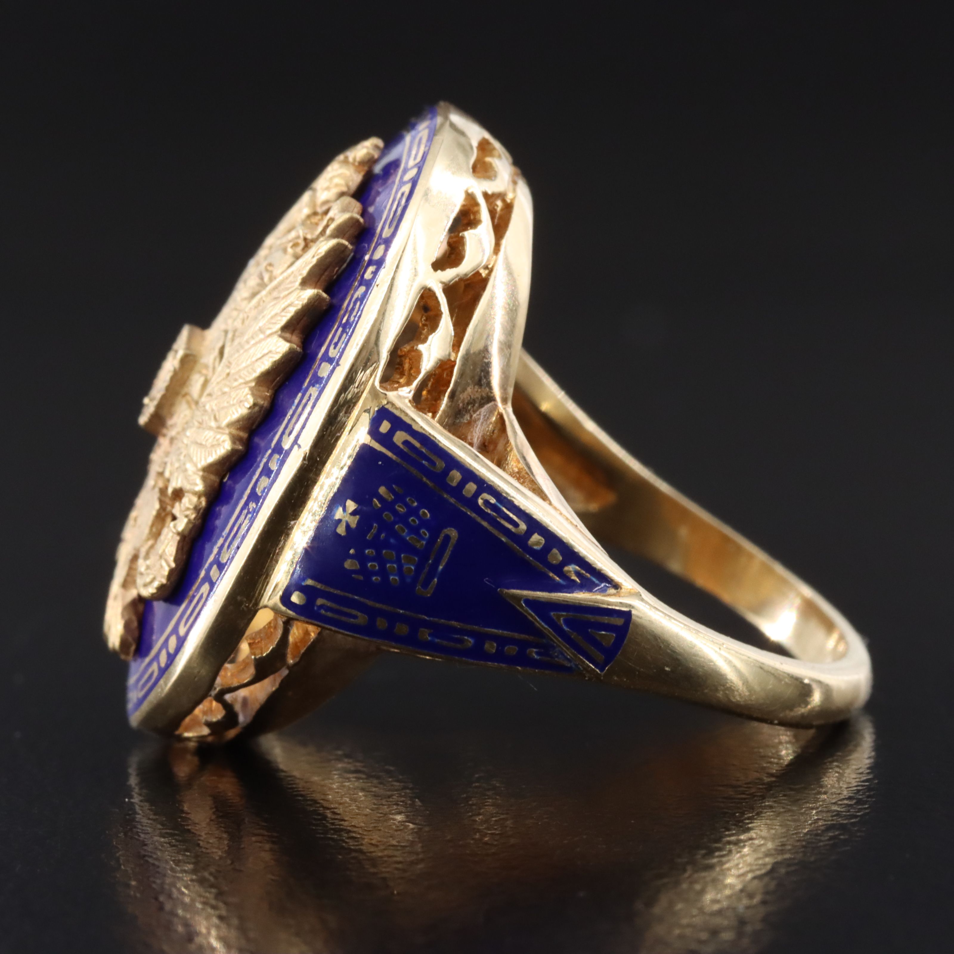 Vintage 14K Diamond and Enamel Crest Ring