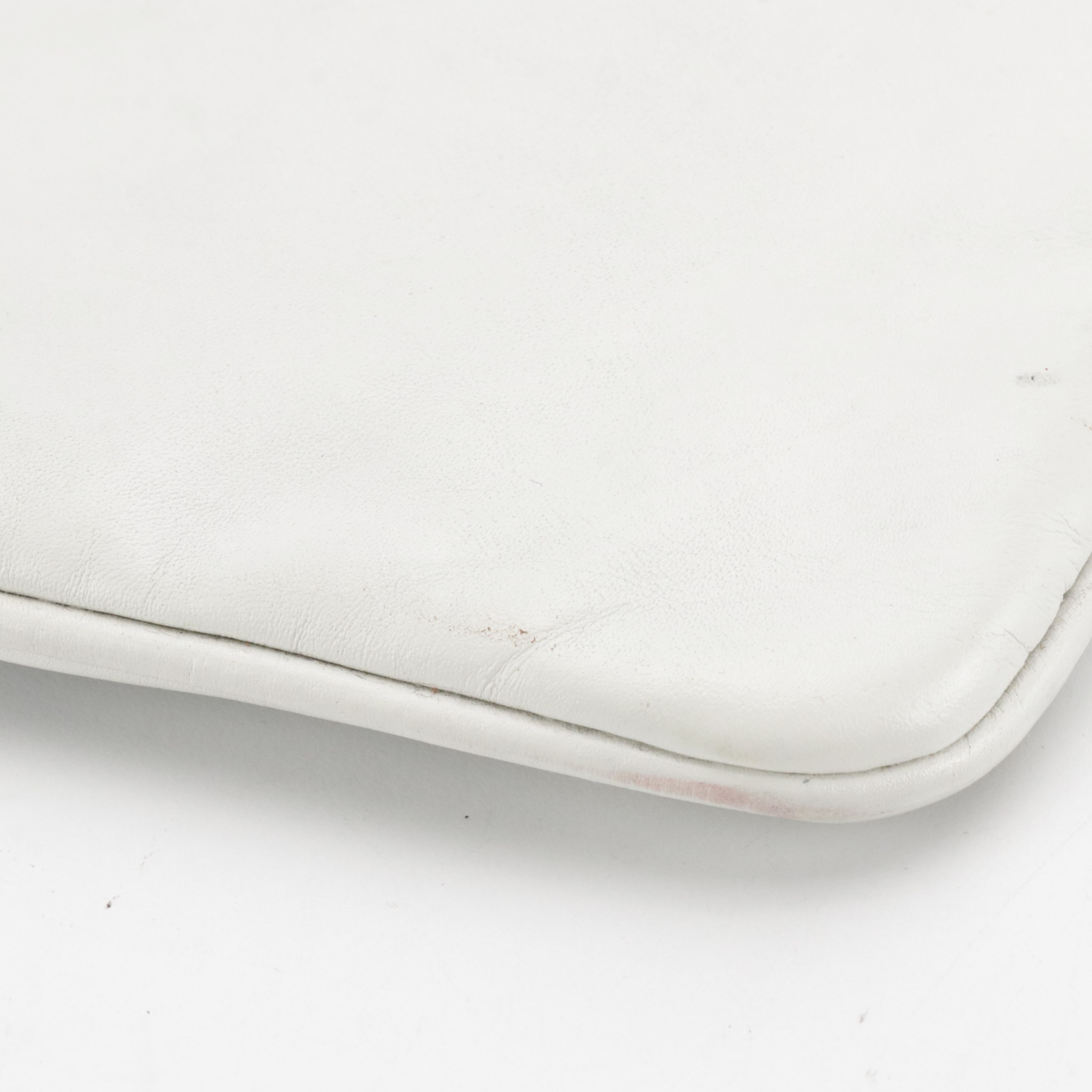 Gucci White Leather Drawstring Effect Tote with Paperclip Chain Strap