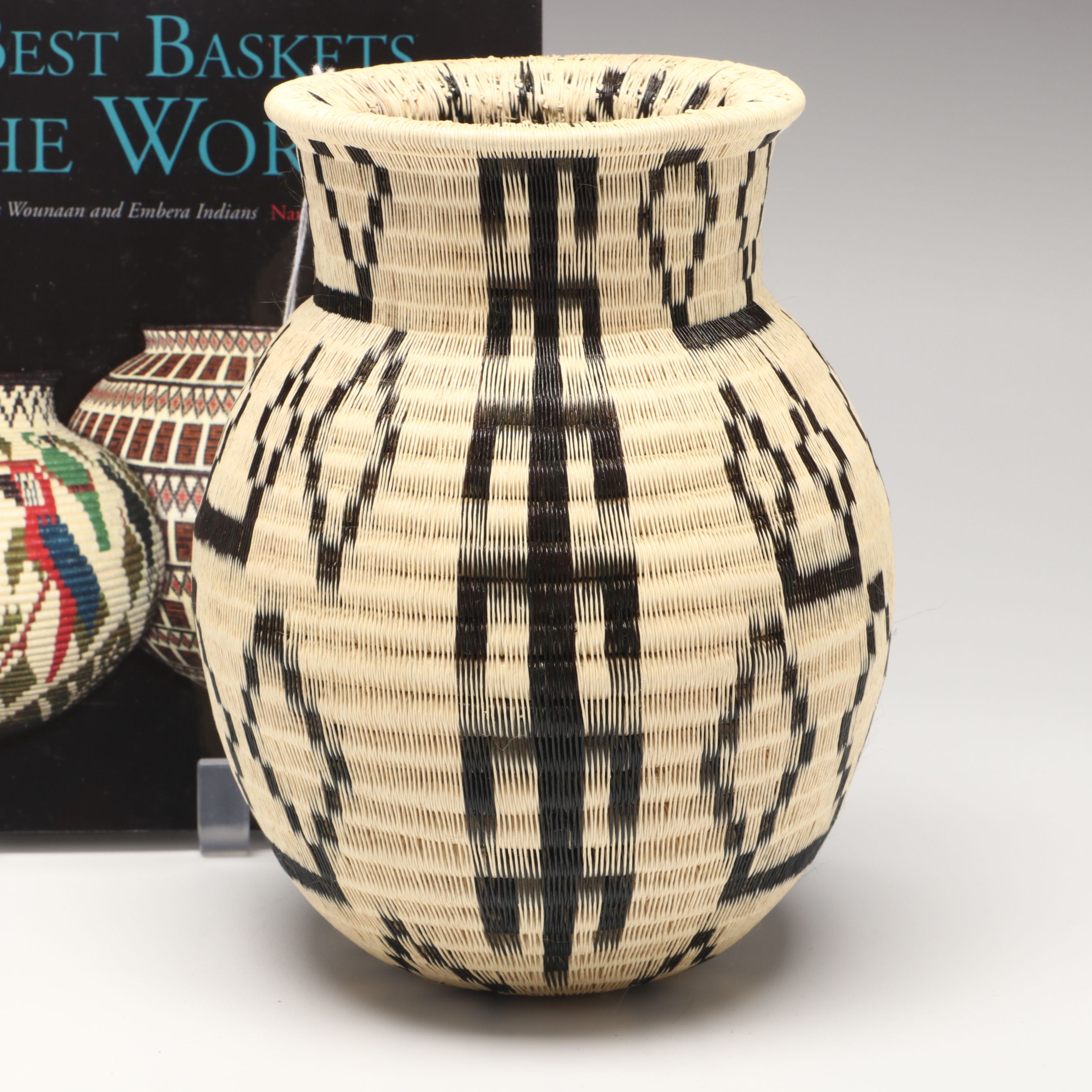 Colombian Emberá-Wounaan Werregue Palm Fiber Basket