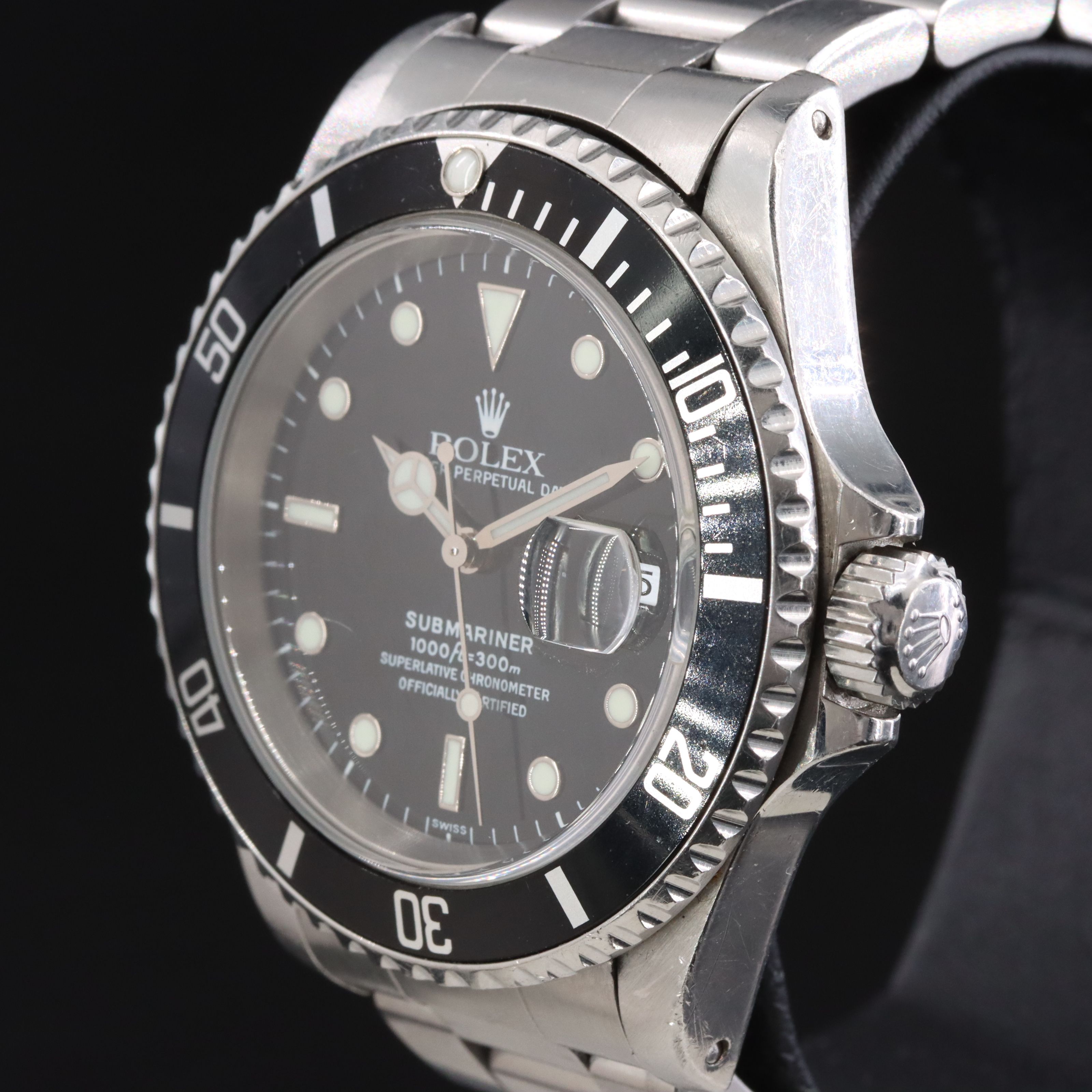 1999 Rolex Oyster Perpetual Submariner Date Swiss Only Dial 16610 Watch
