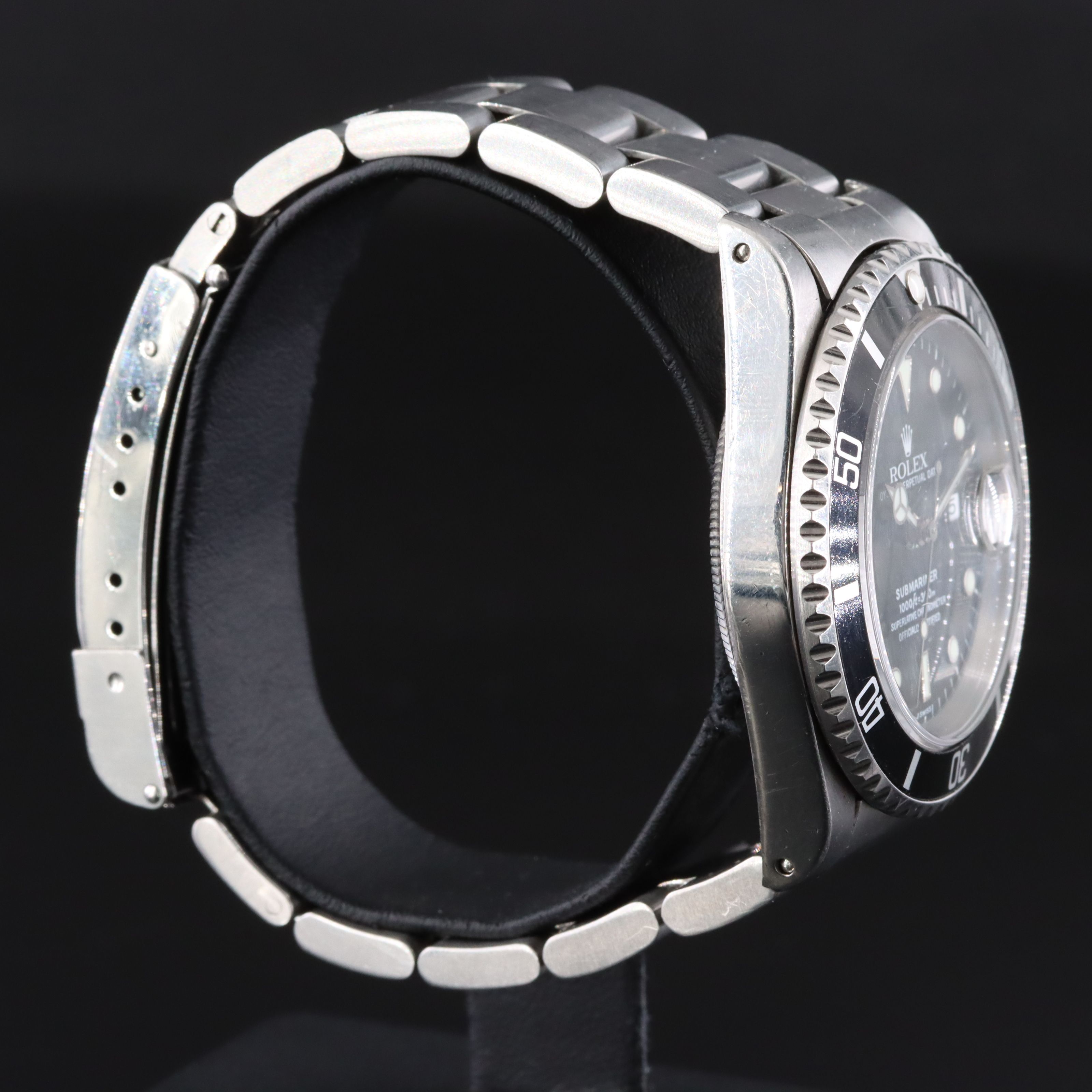 1999 Rolex Oyster Perpetual Submariner Date Swiss Only Dial 16610 Watch