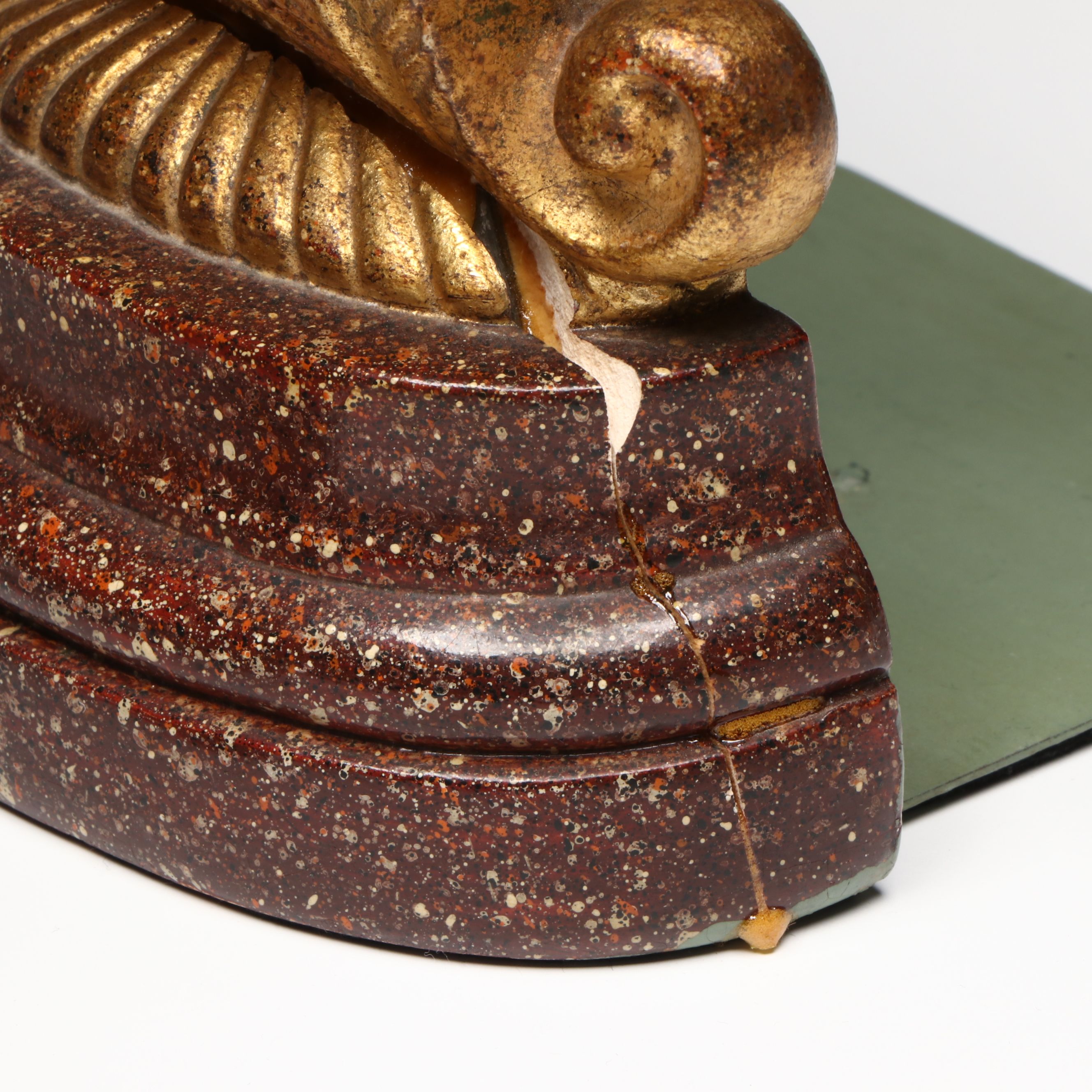 Vintage Gold Finish Acanthus Leaf Plaster Bookends