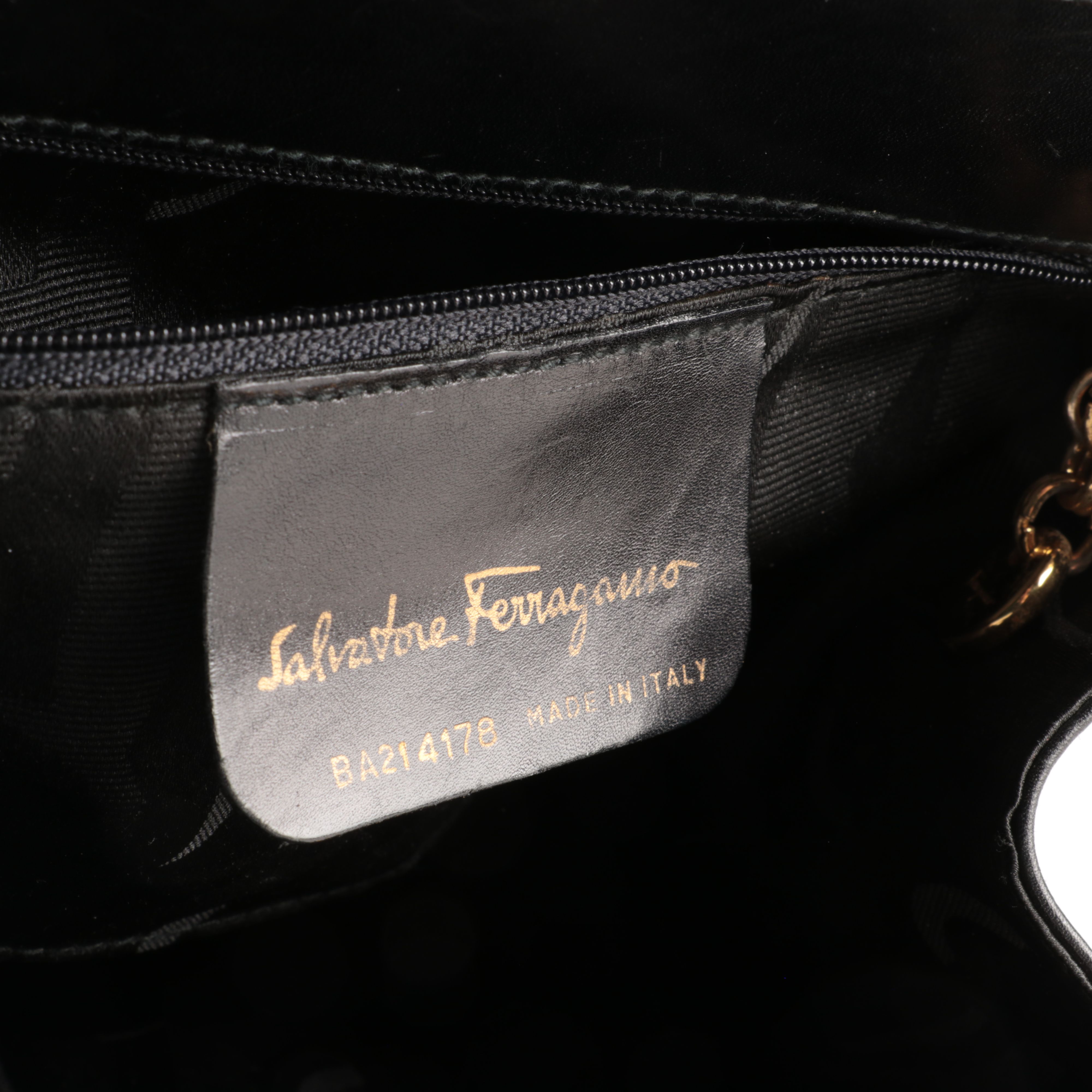 Salvatore Ferragamo Vara Bow Handbag in Black Leather