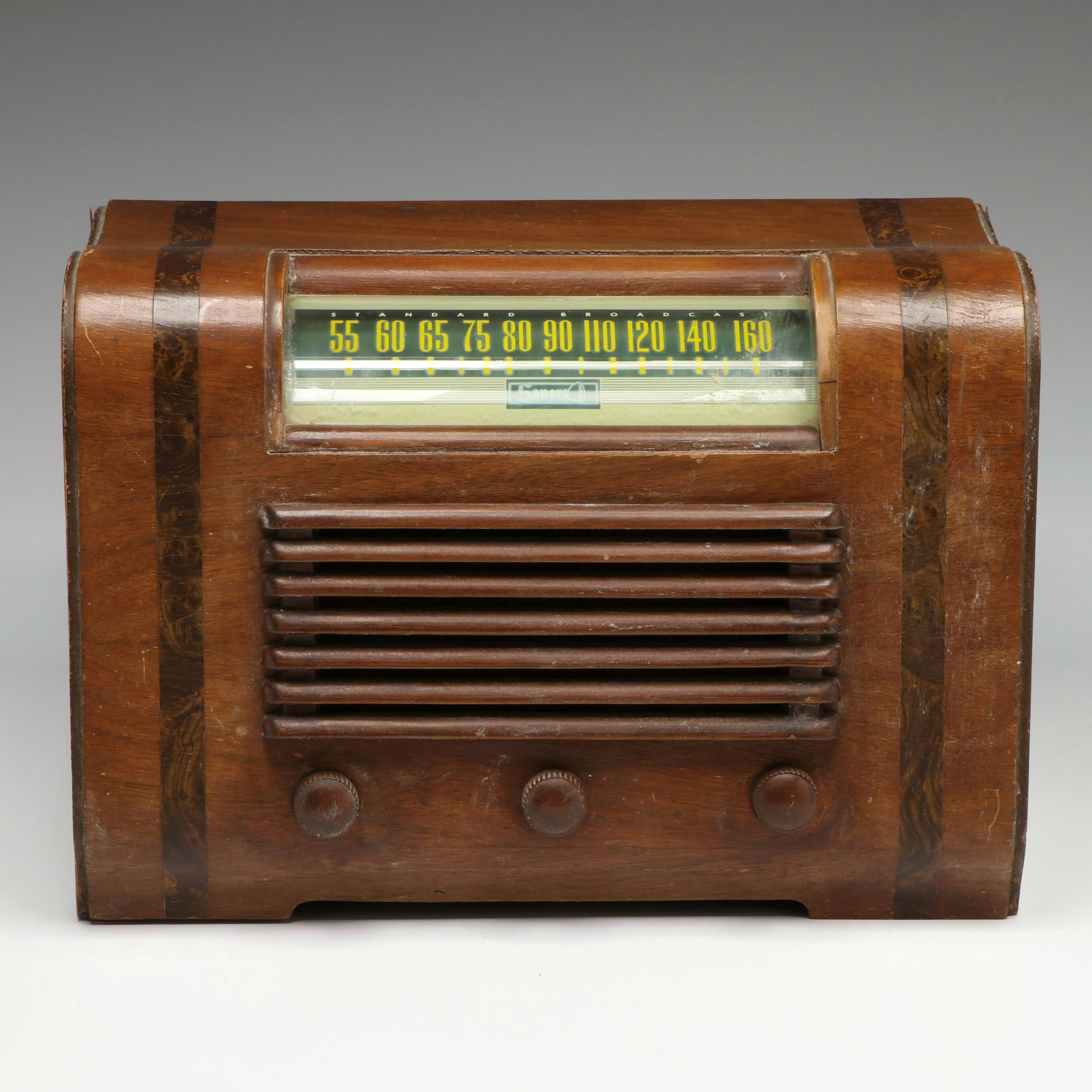 Sonora RDAU-209 Tabletop Tube Radio, Mid-20th Century