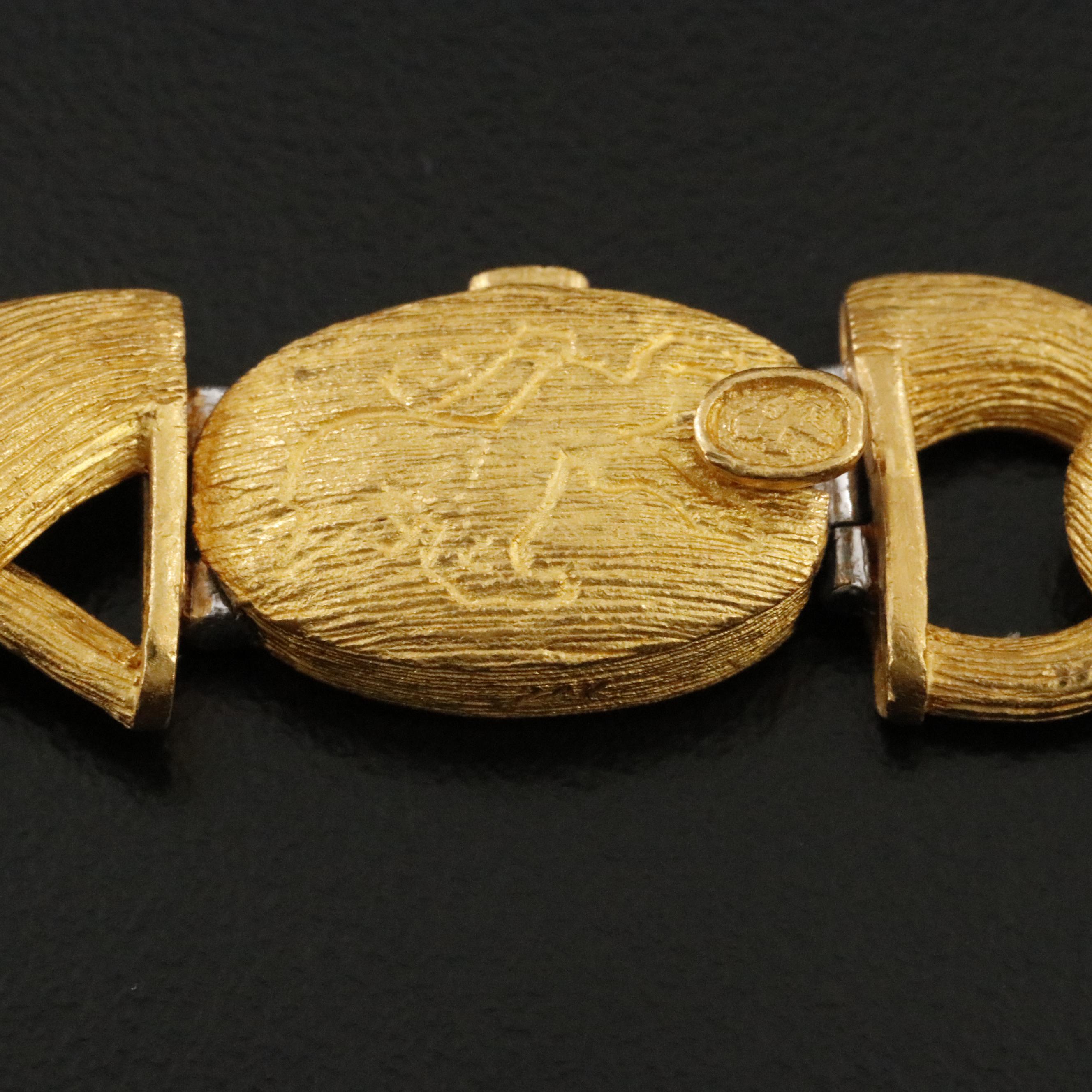 24K Interlocking Chain Necklace with Brushed Finish | EBTH