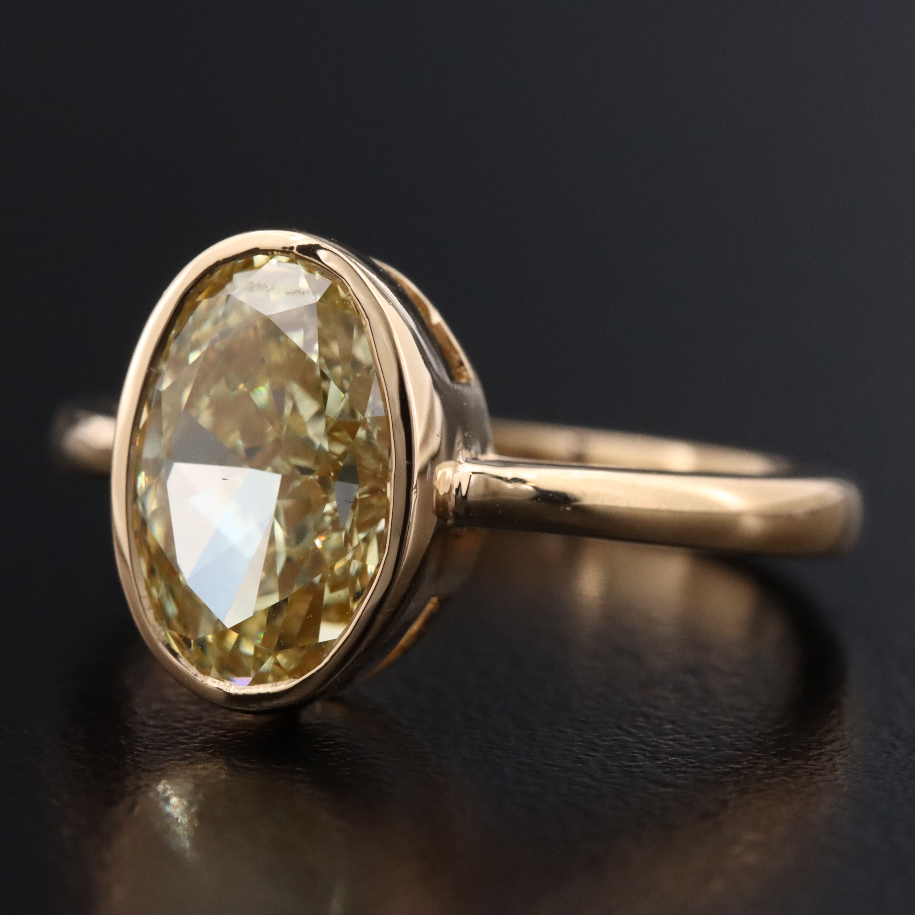 18K 3.07 CT Lab Grown Fancy Yellow Diamond Solitaire Ring with IGI Report