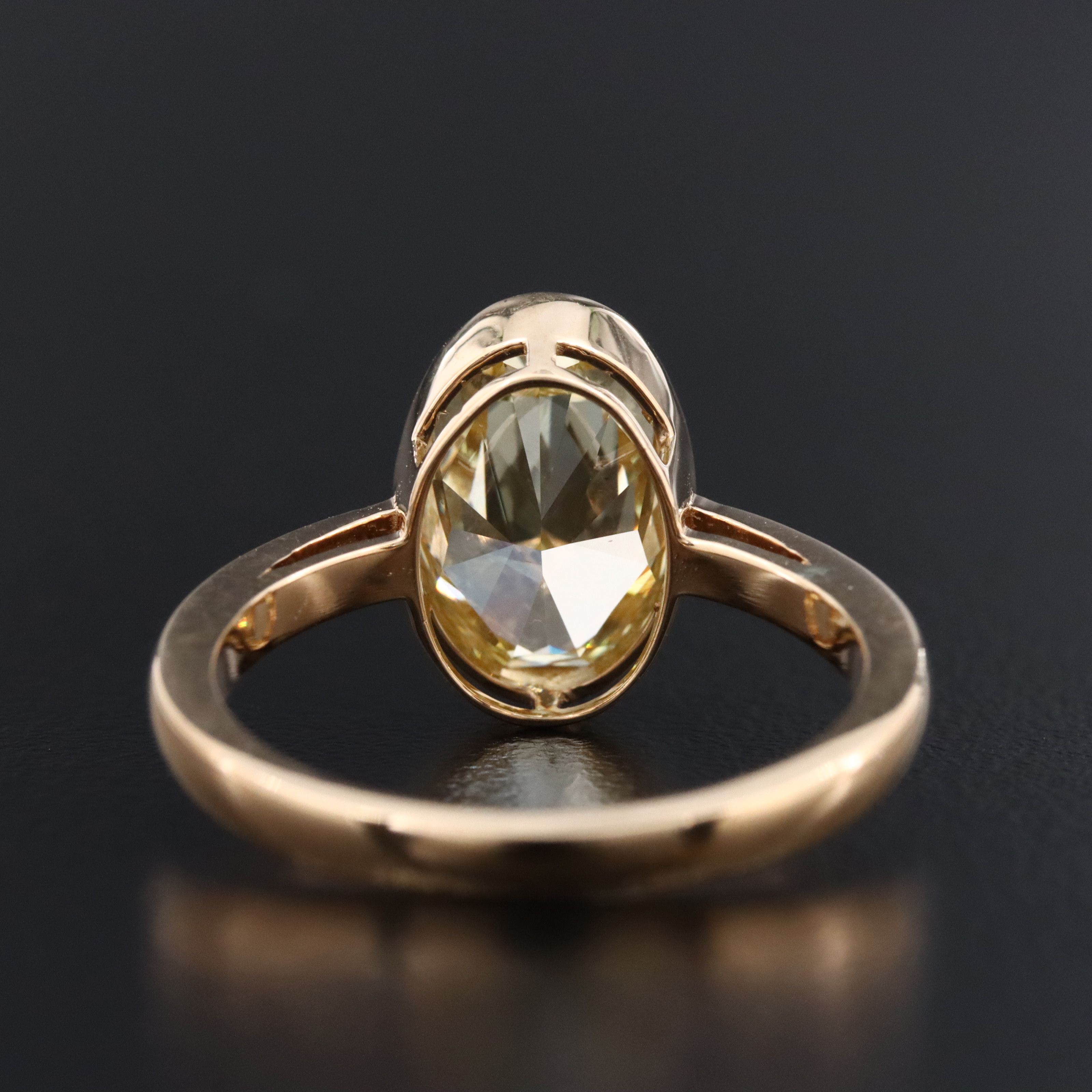 18K 3.07 CT Lab Grown Fancy Yellow Diamond Solitaire Ring with IGI Report