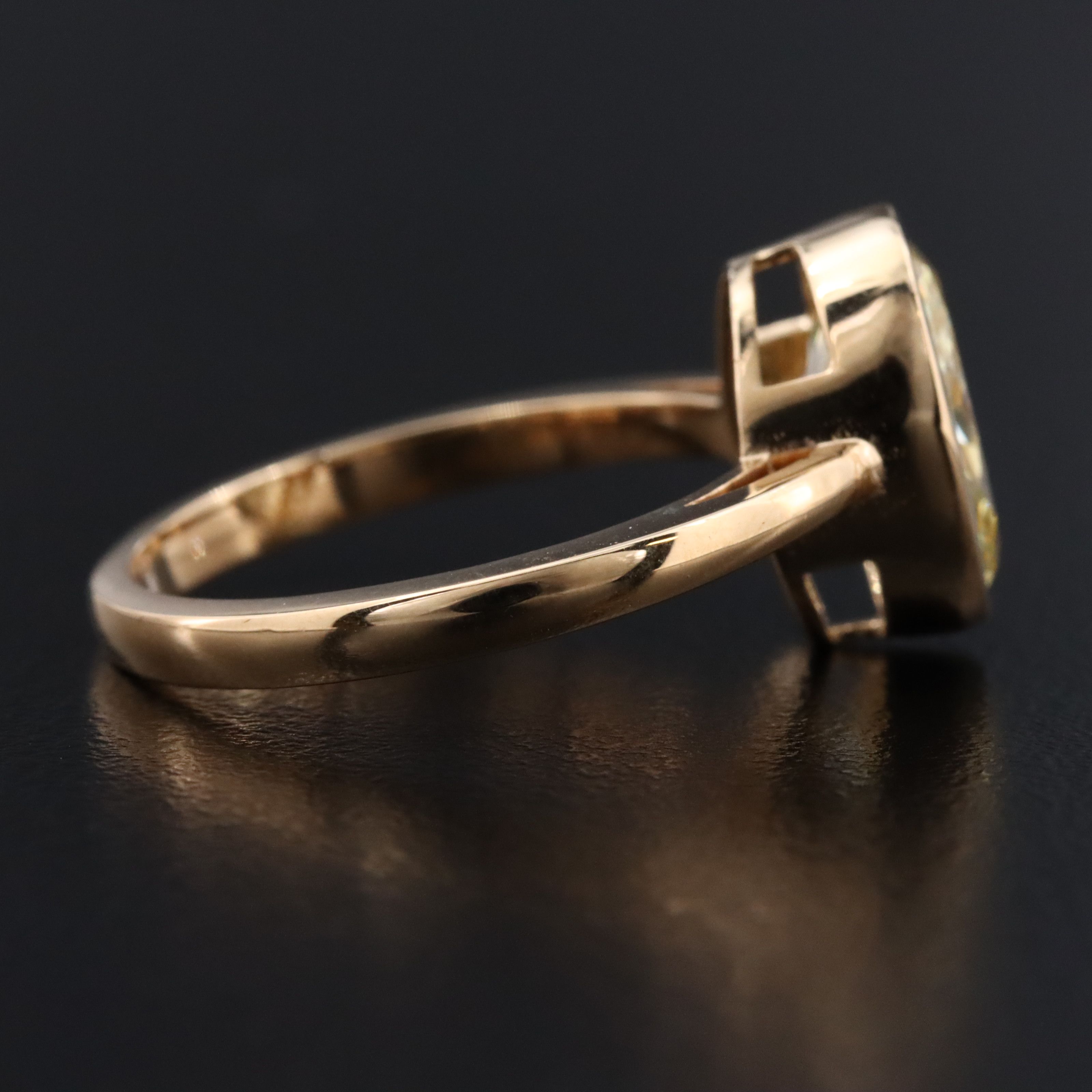 18K 3.07 CT Lab Grown Fancy Yellow Diamond Solitaire Ring with IGI Report