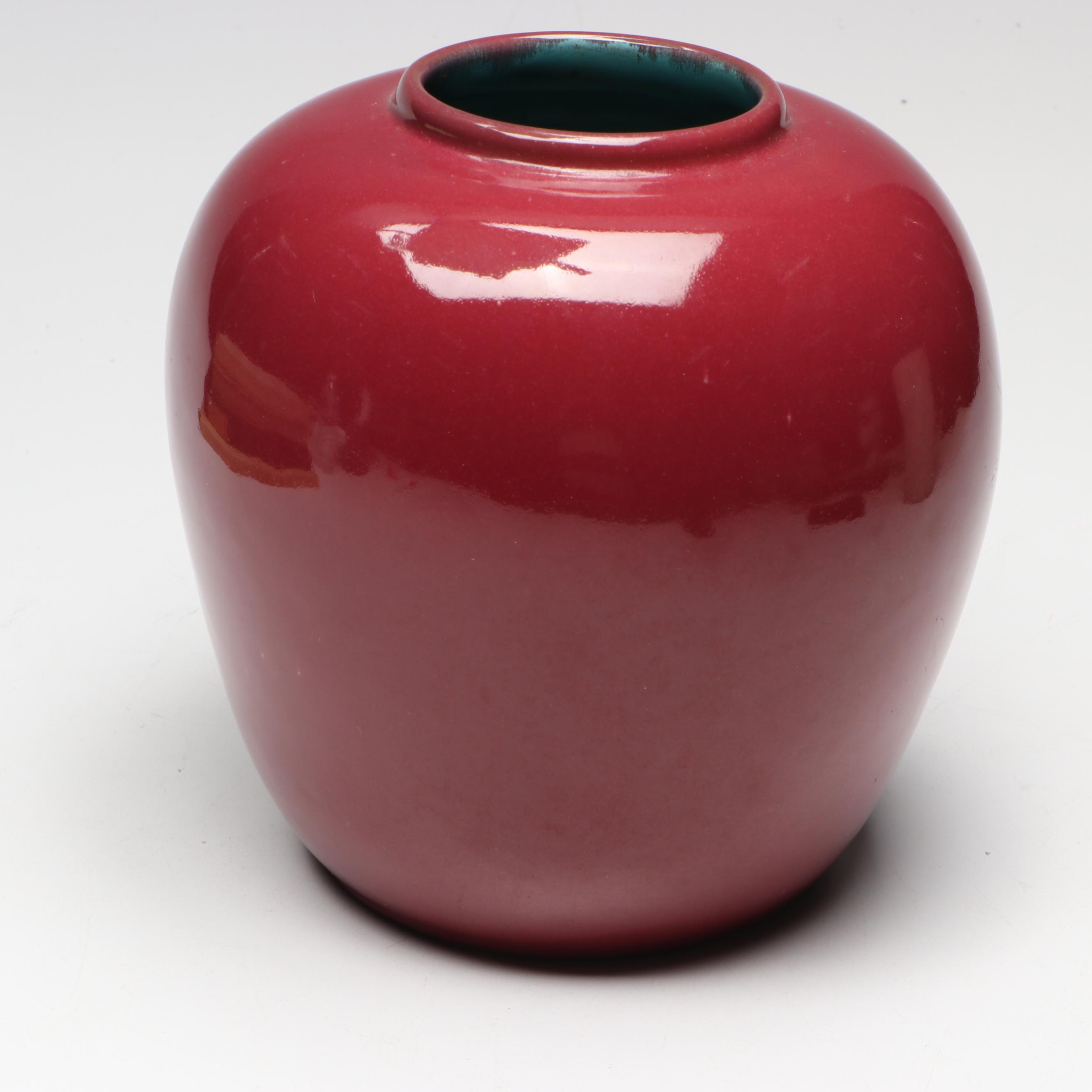 California Faïence Red Pot and Crackle Glaze Light Green Ceramic Planter