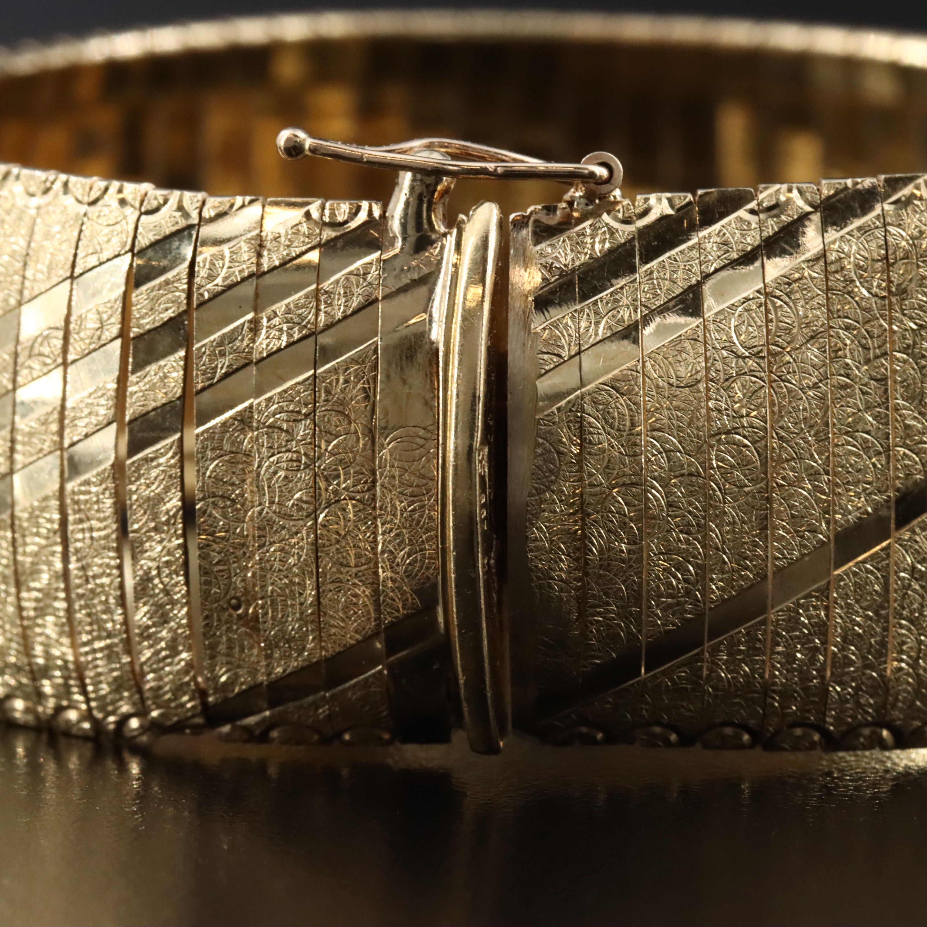 10K Etched Link Bracelet