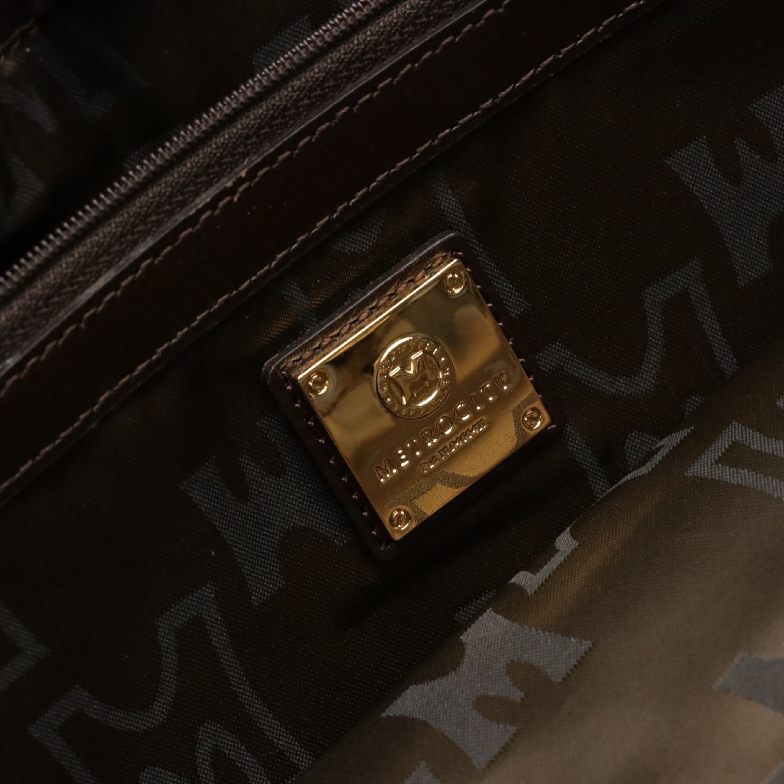 Metro City Crocodile Embossed Leather Handbag and Shoulder Tote