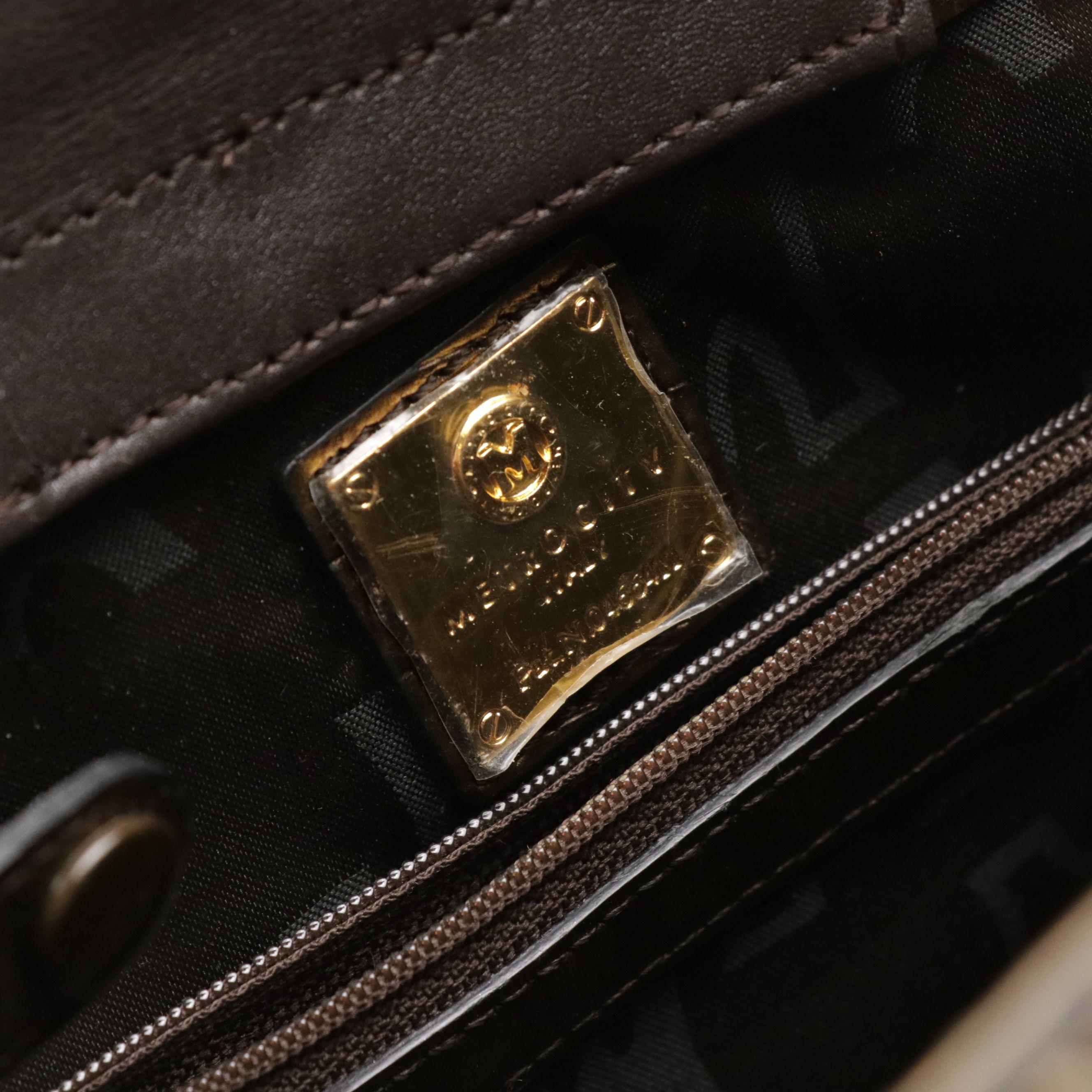 Metro City Crocodile Embossed Leather Handbag and Shoulder Tote