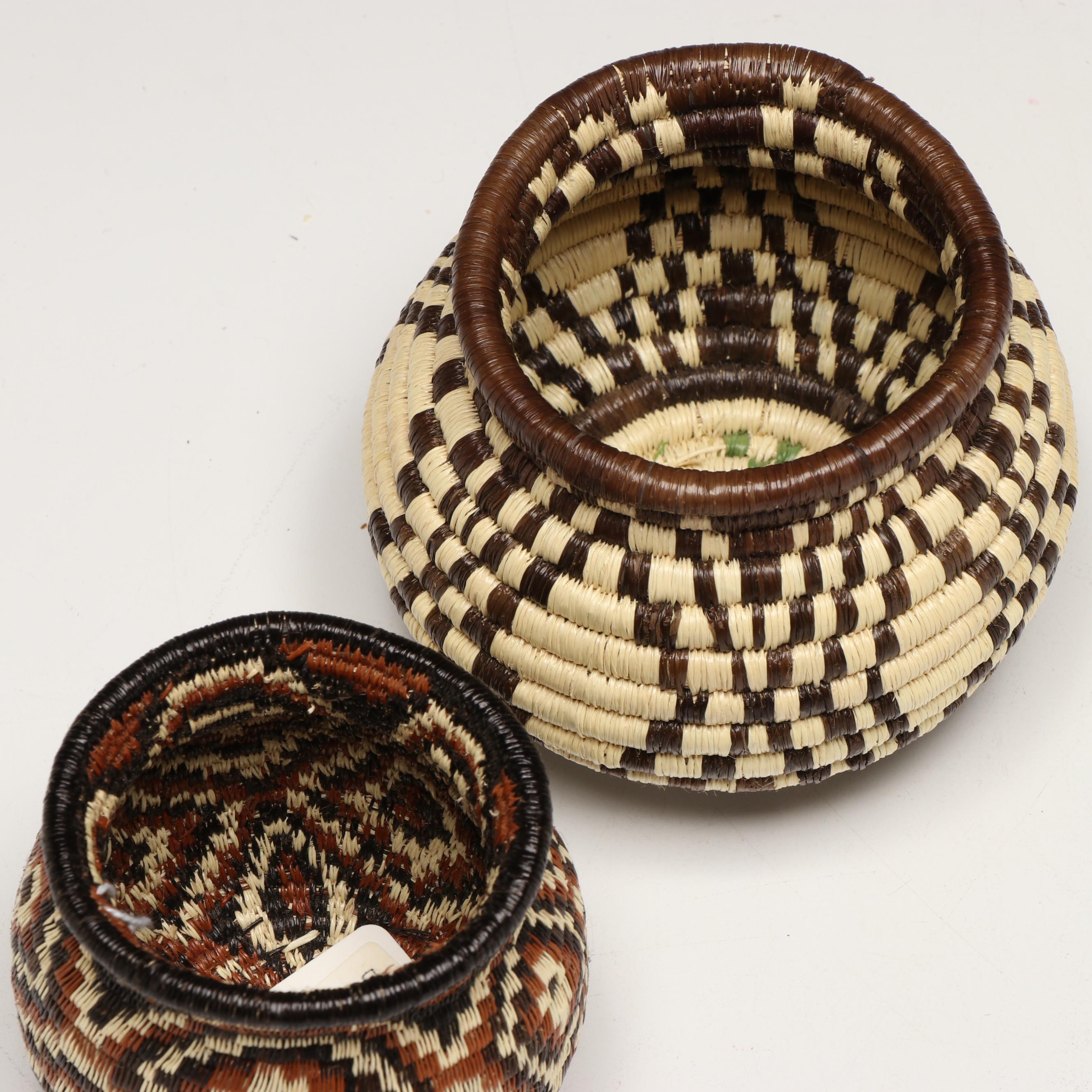 Emberá-Wounaan Handwoven Chunga Palm Fiber Baskets and Necklace