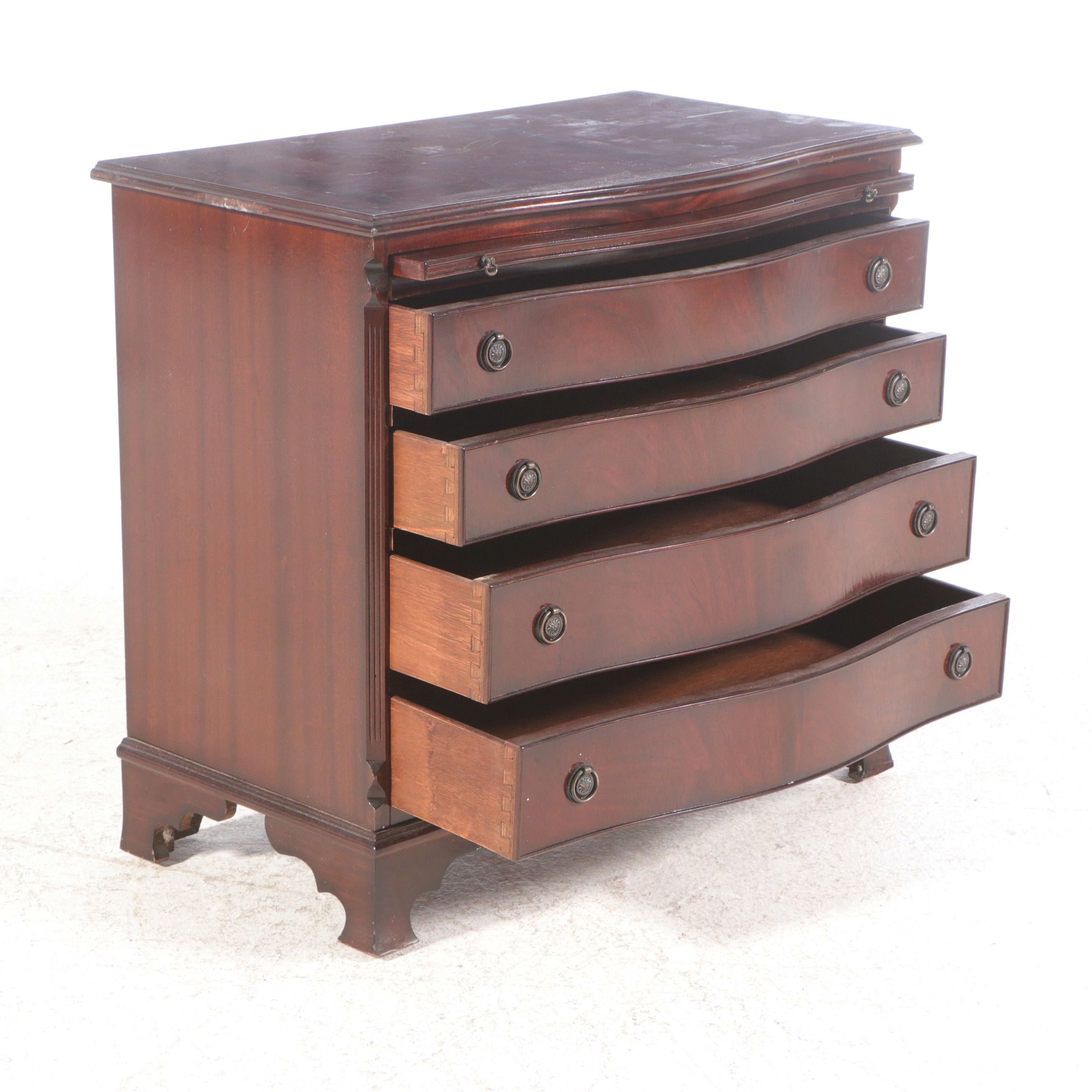 Georgian Style Mahogany Four-Drawer Nightstand