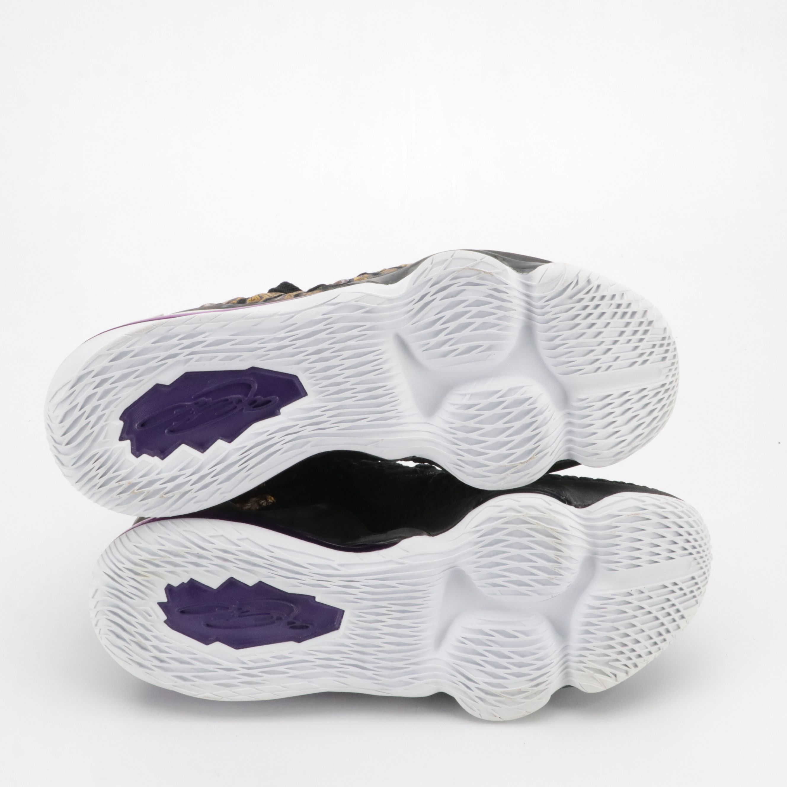 Men's Nike LeBron 17 "Lakers" High Top Basketball Sneakers in Black Knitposite