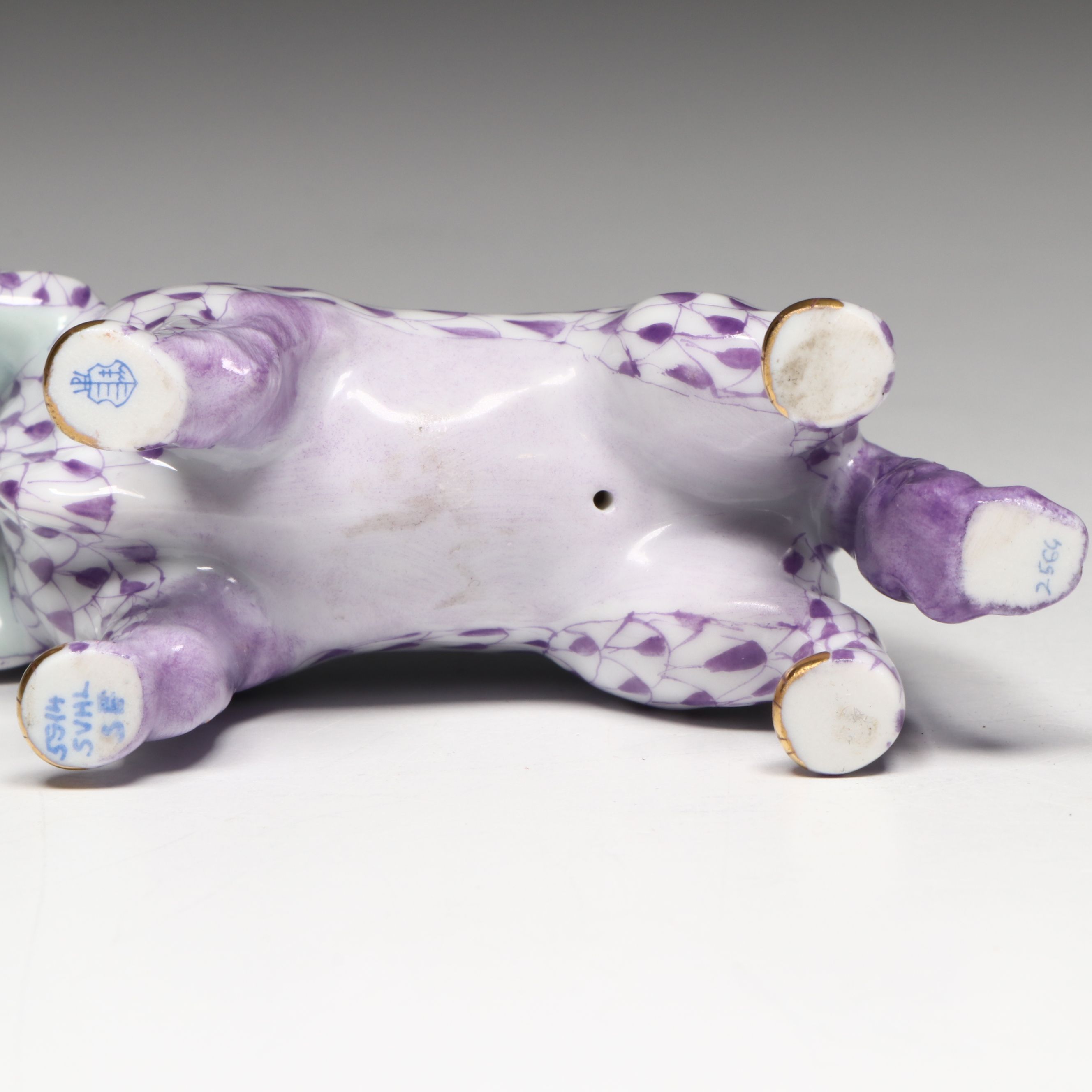 Herend Lavender Fishnet with Gold "Cavalier King Charles" Porcelain Figurine