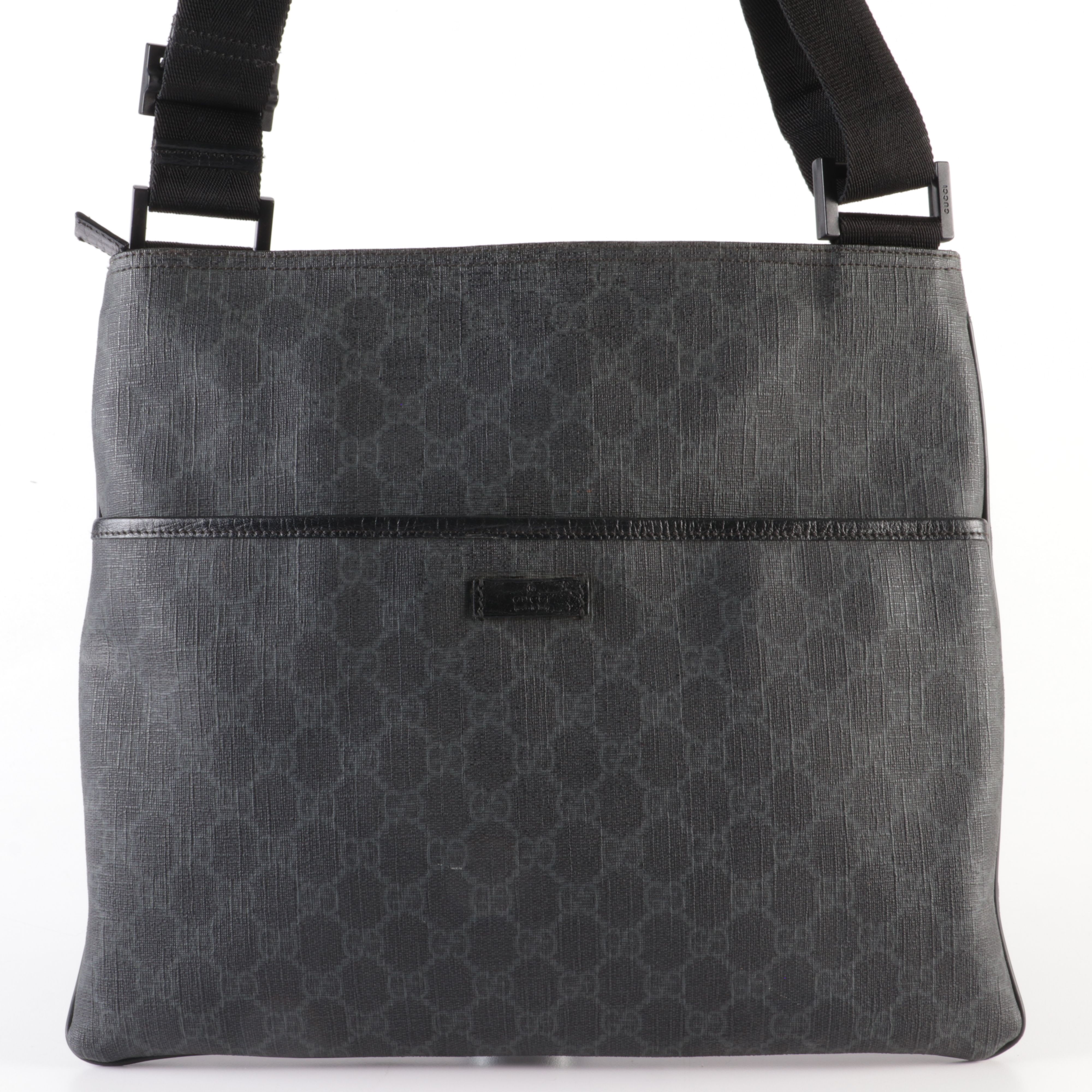 Gucci Messenger Bag in Monogram GG Supreme Canvas