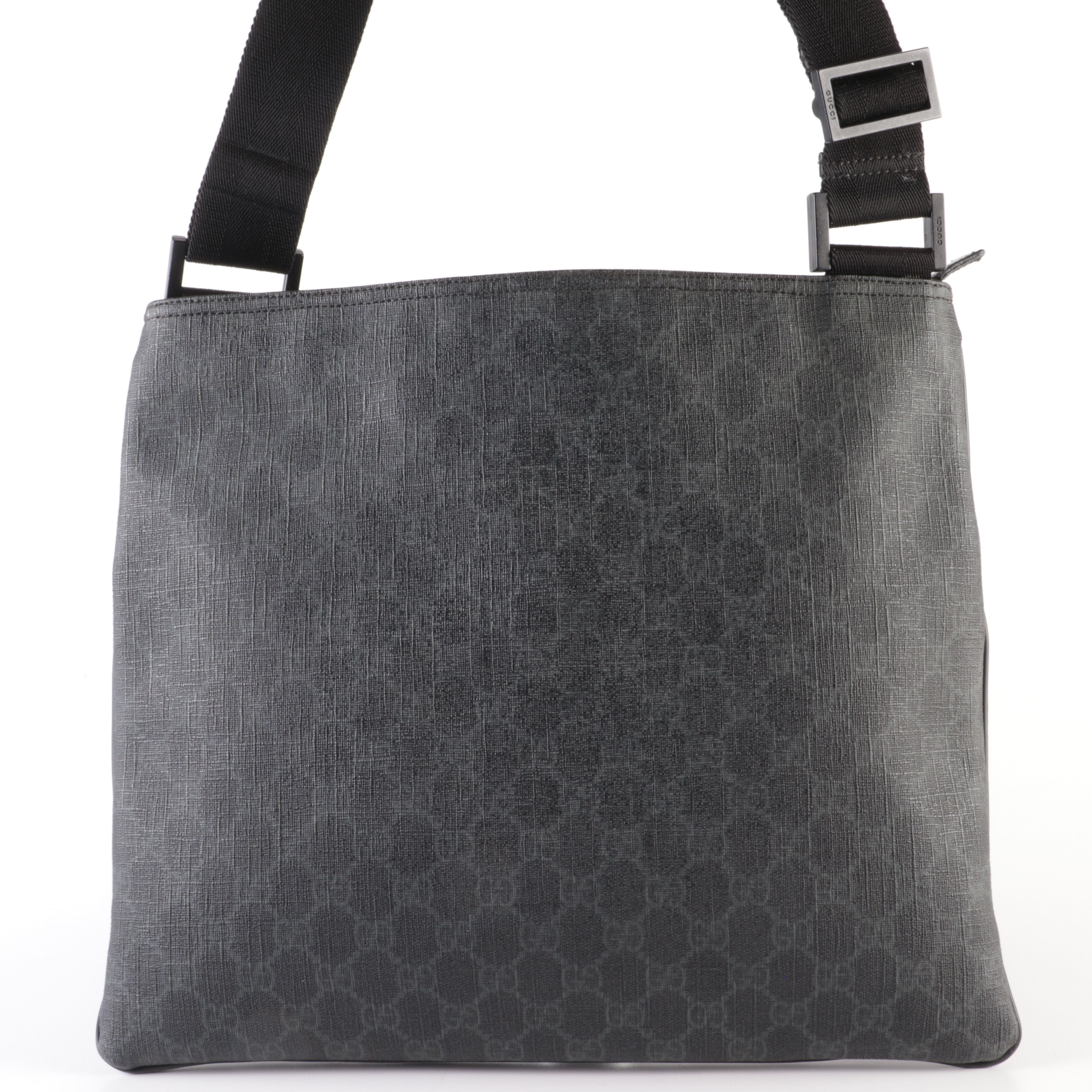 Gucci Messenger Bag in Monogram GG Supreme Canvas