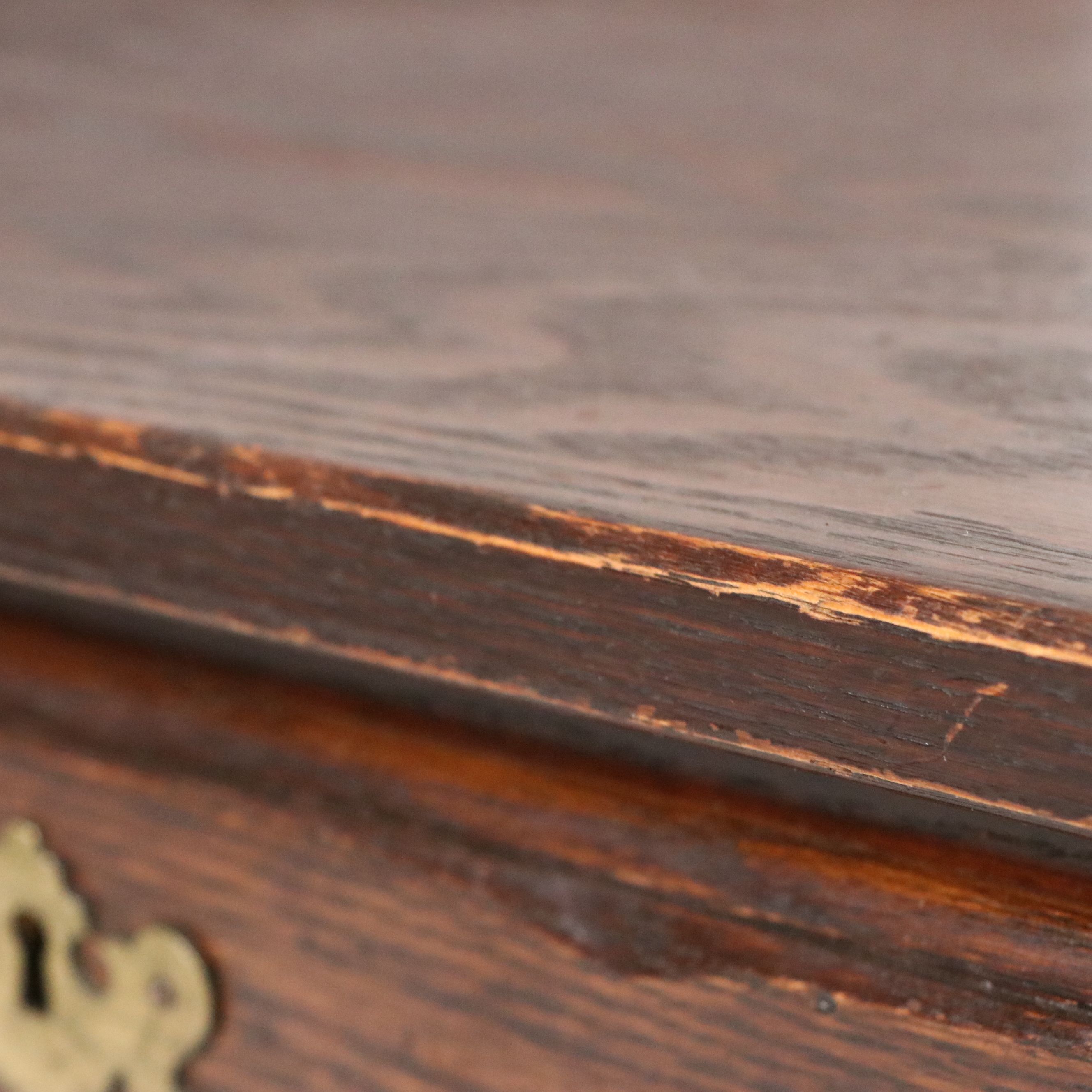 Cushman Classics Colonial Revival Oak Tavern Table