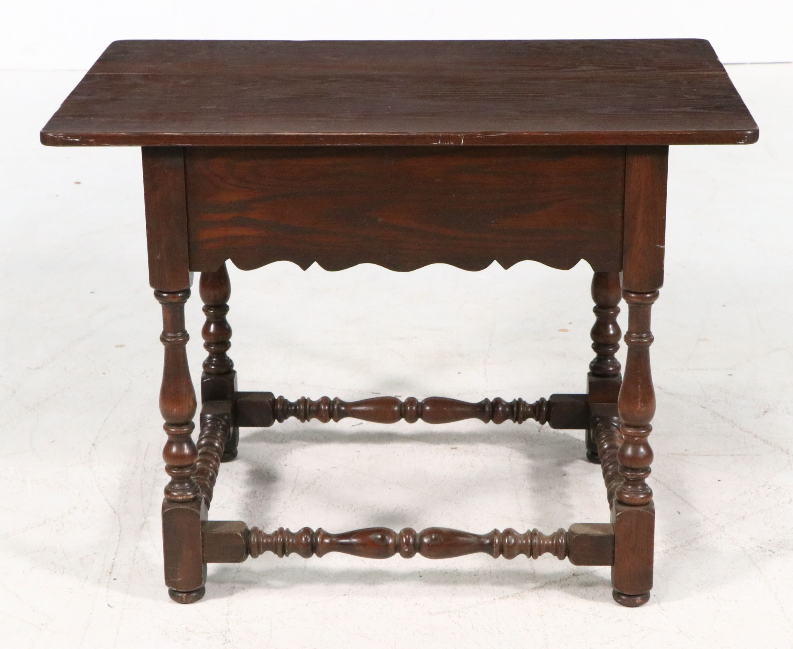 Cushman Classics Colonial Revival Oak Tavern Table