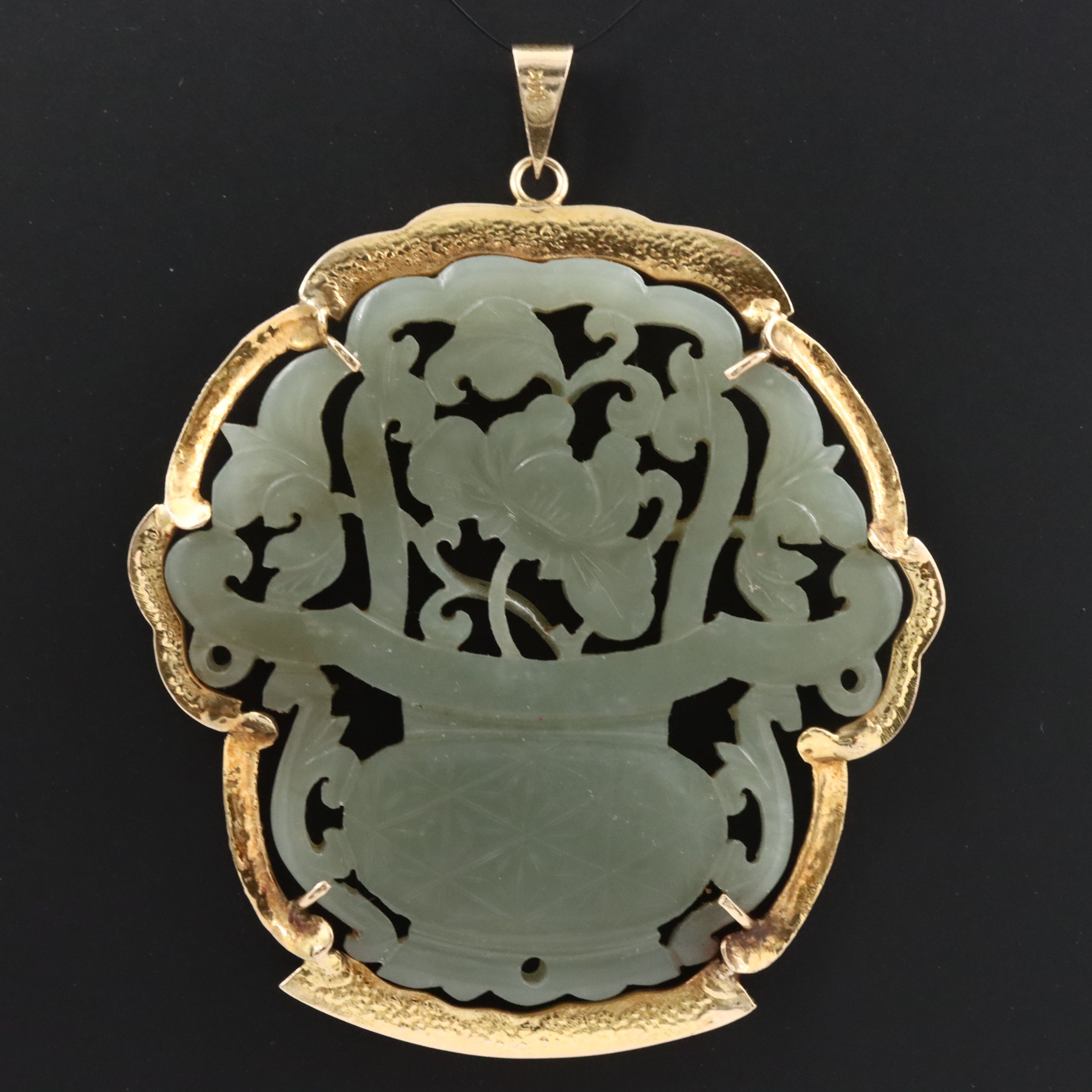 14K Carved Serpentine Pendant