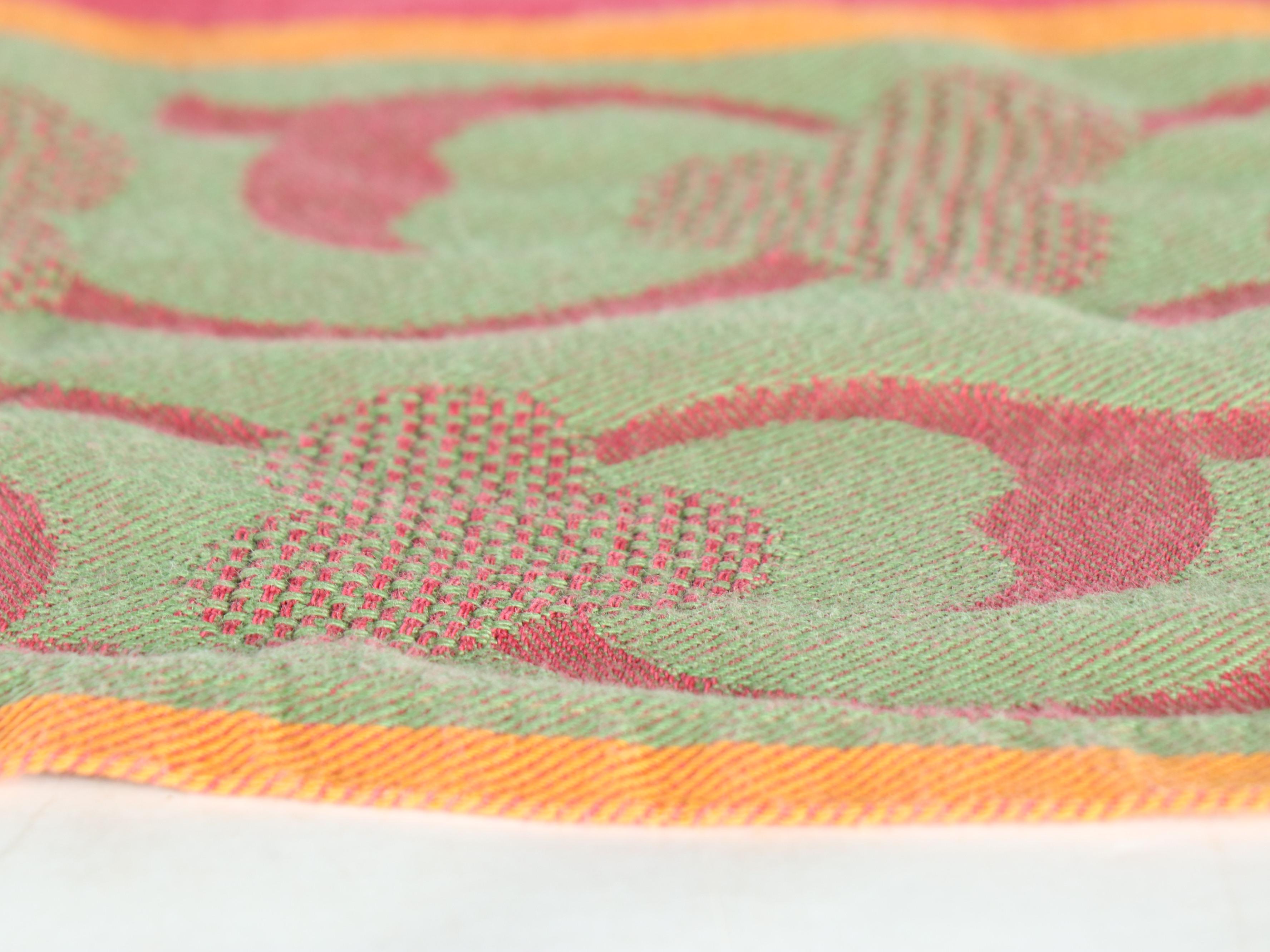 Le Jacquard Français Linen Table Runner with More Table Linens