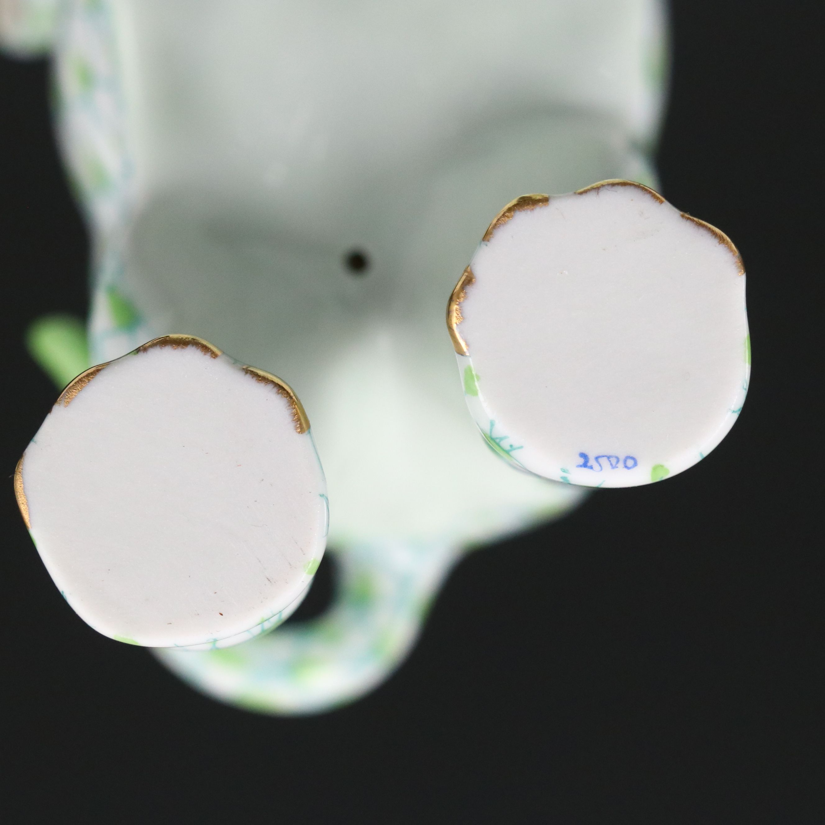 Herend Key Lime Fishnet with Gold "Roaming Elephant" Porcelain Figurine