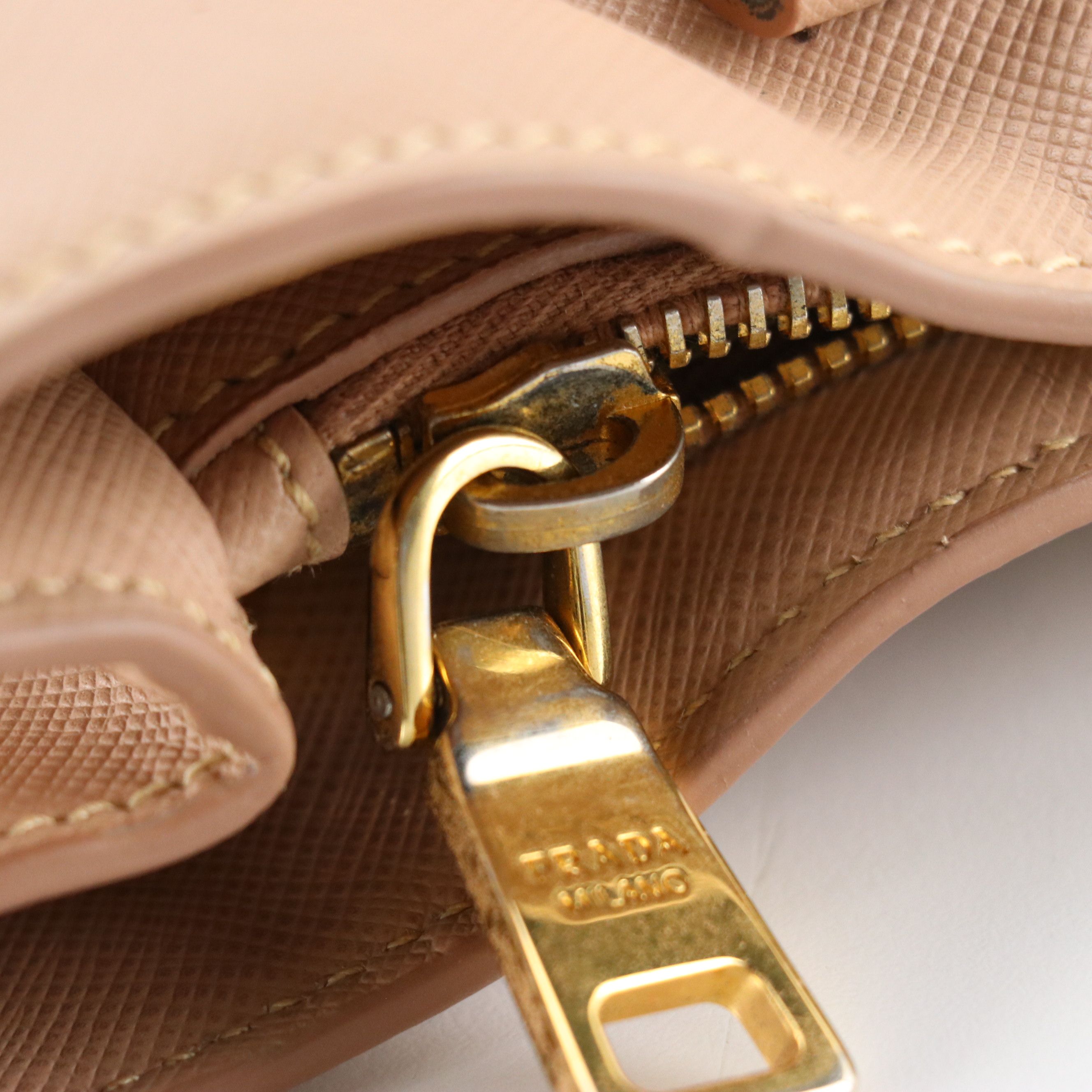 Prada Double Zip Galleria Top Handle Tote Bag in Saffiano Lux Leather